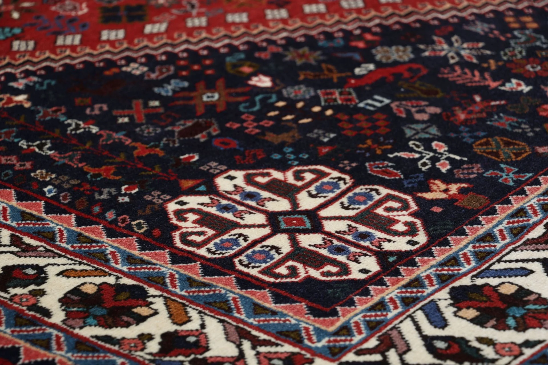 Handgeknüpfter Perserteppich 168 × 247 cm