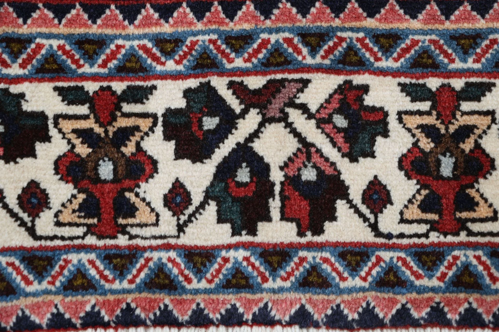 Handgeknüpfter Perserteppich 168 × 247 cm