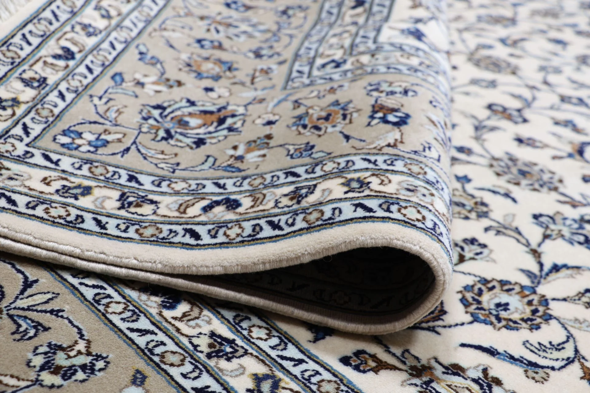 Kashan Perserteppich aus Iran, 253 × 305 cm