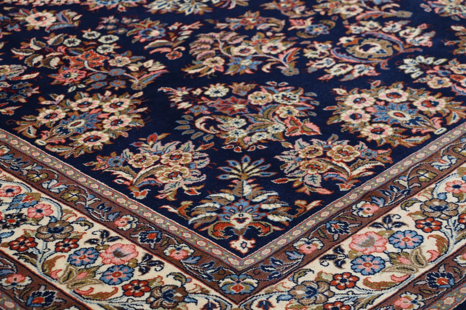 Sarough Perserteppich 218 × 315 cm aus Wolle, handgeknüpft