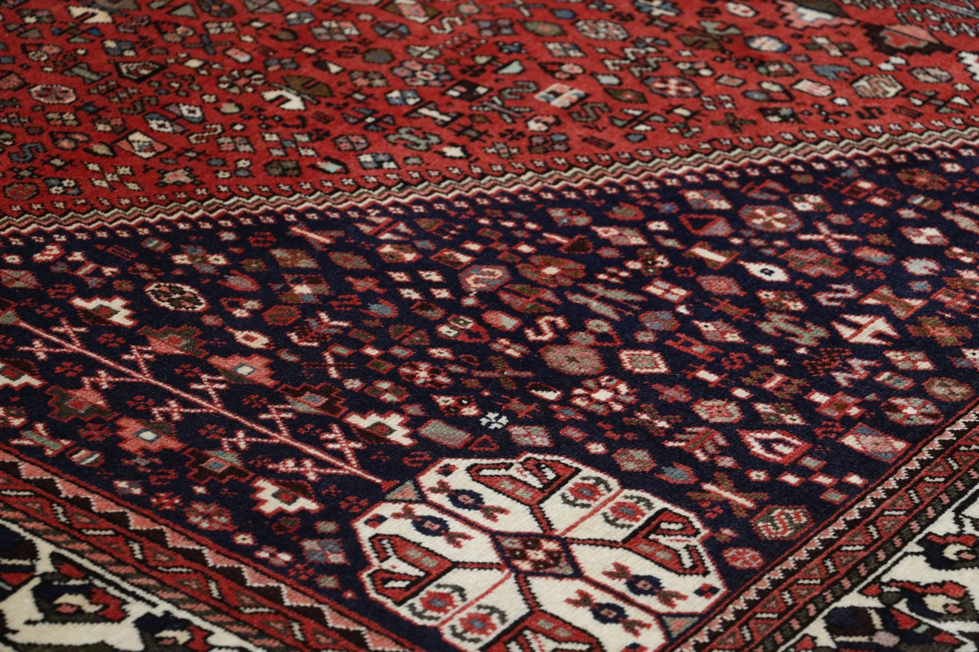 Perserteppich aus Iran, 198 × 298 cm