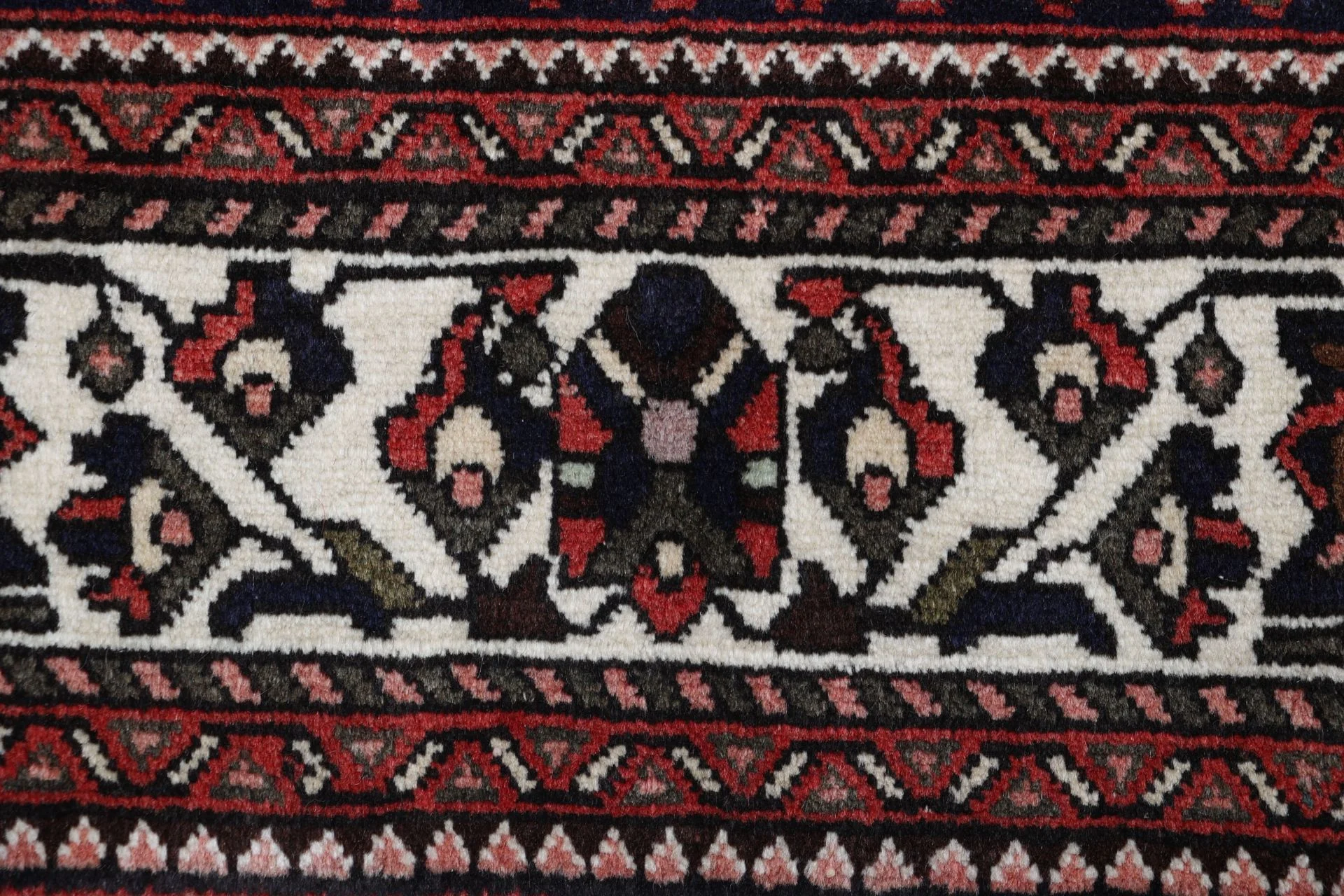 Perserteppich aus Iran, 198 × 298 cm