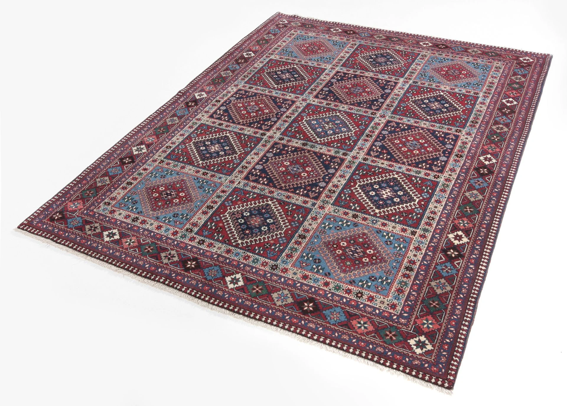 Perserteppich aus Iran, 175 × 242 cm