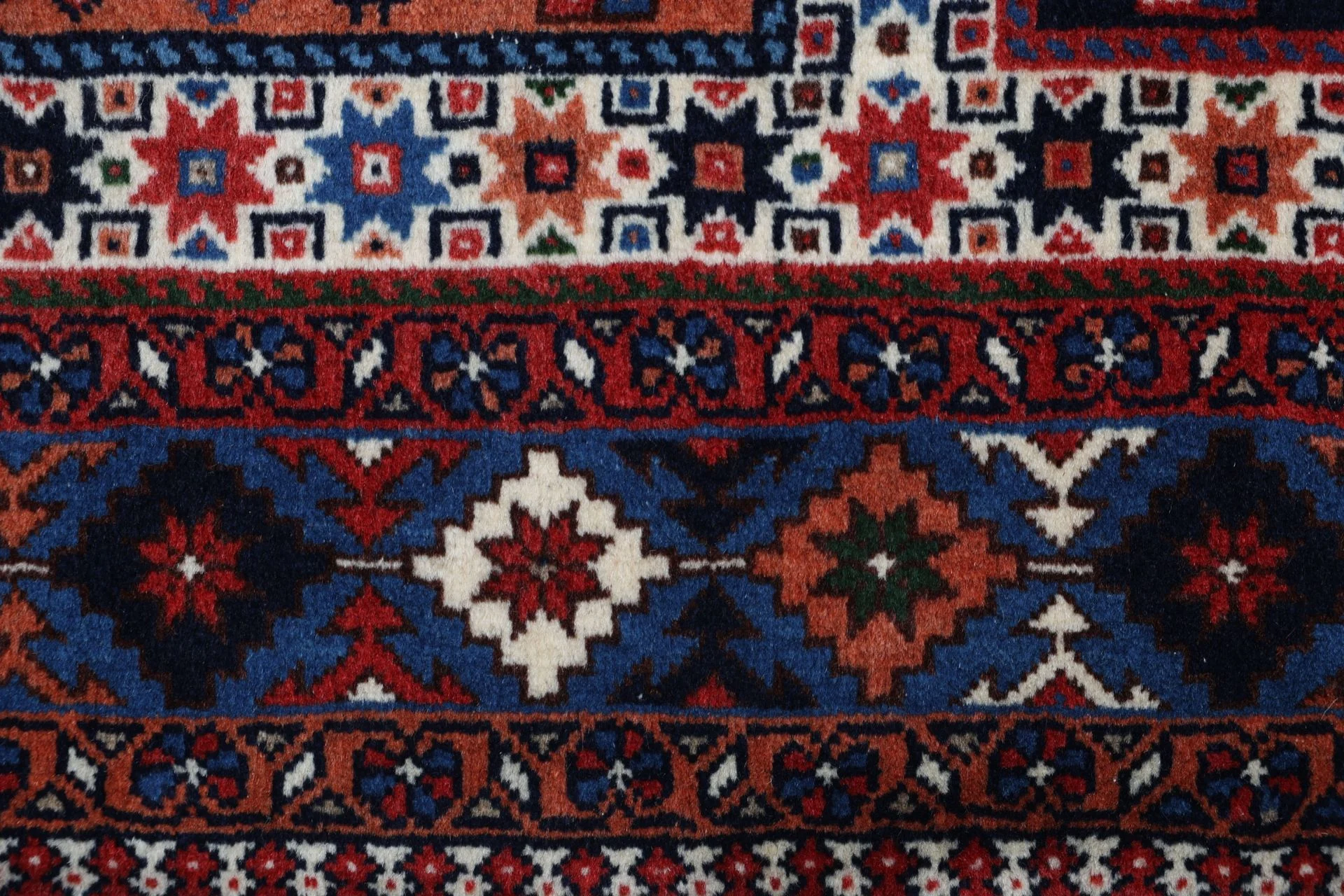 Handgeknüpfter Perserteppich, 200 × 290 cm, Wolle