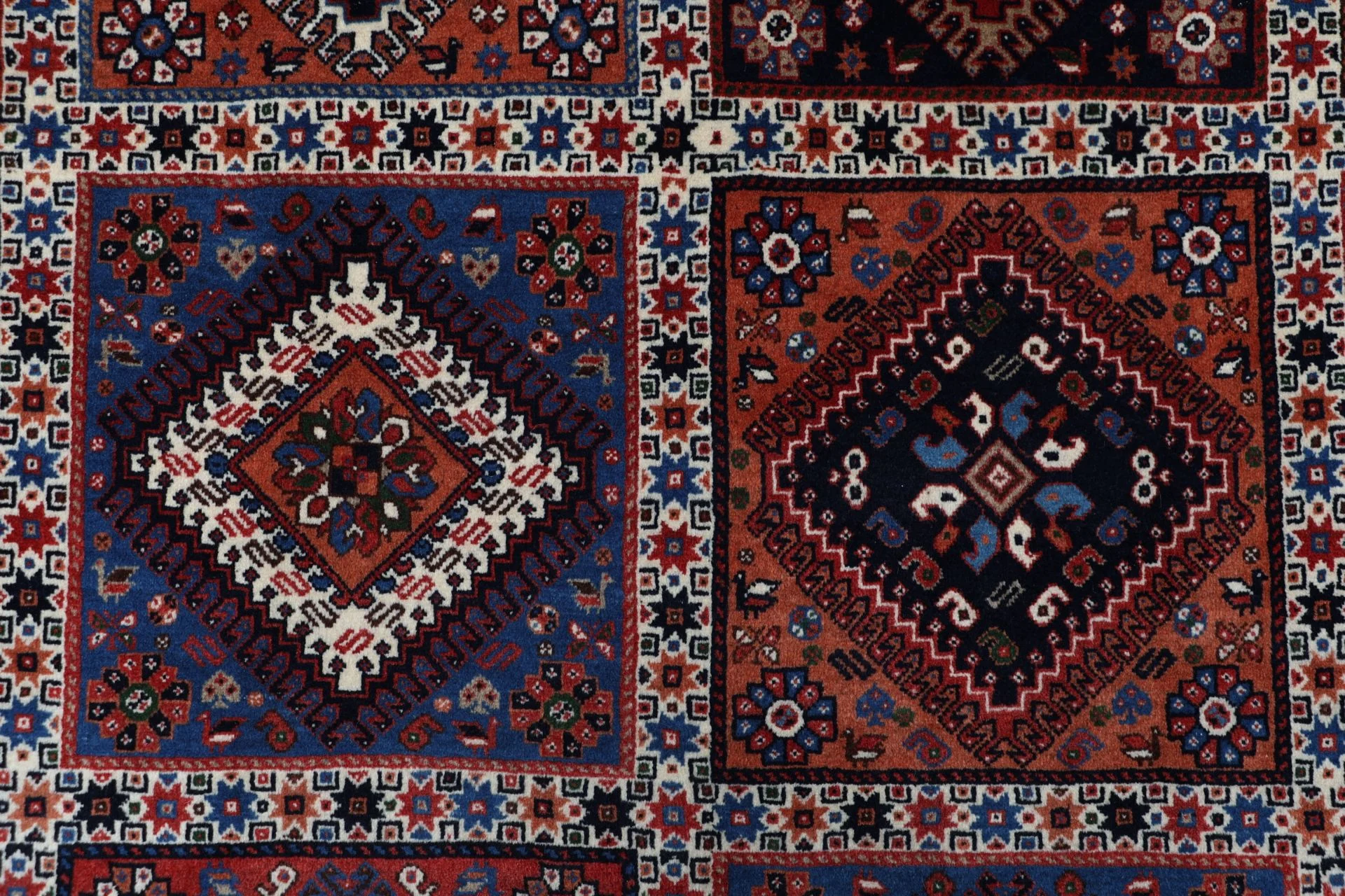 Handgeknüpfter Perserteppich, 200 × 290 cm, Wolle