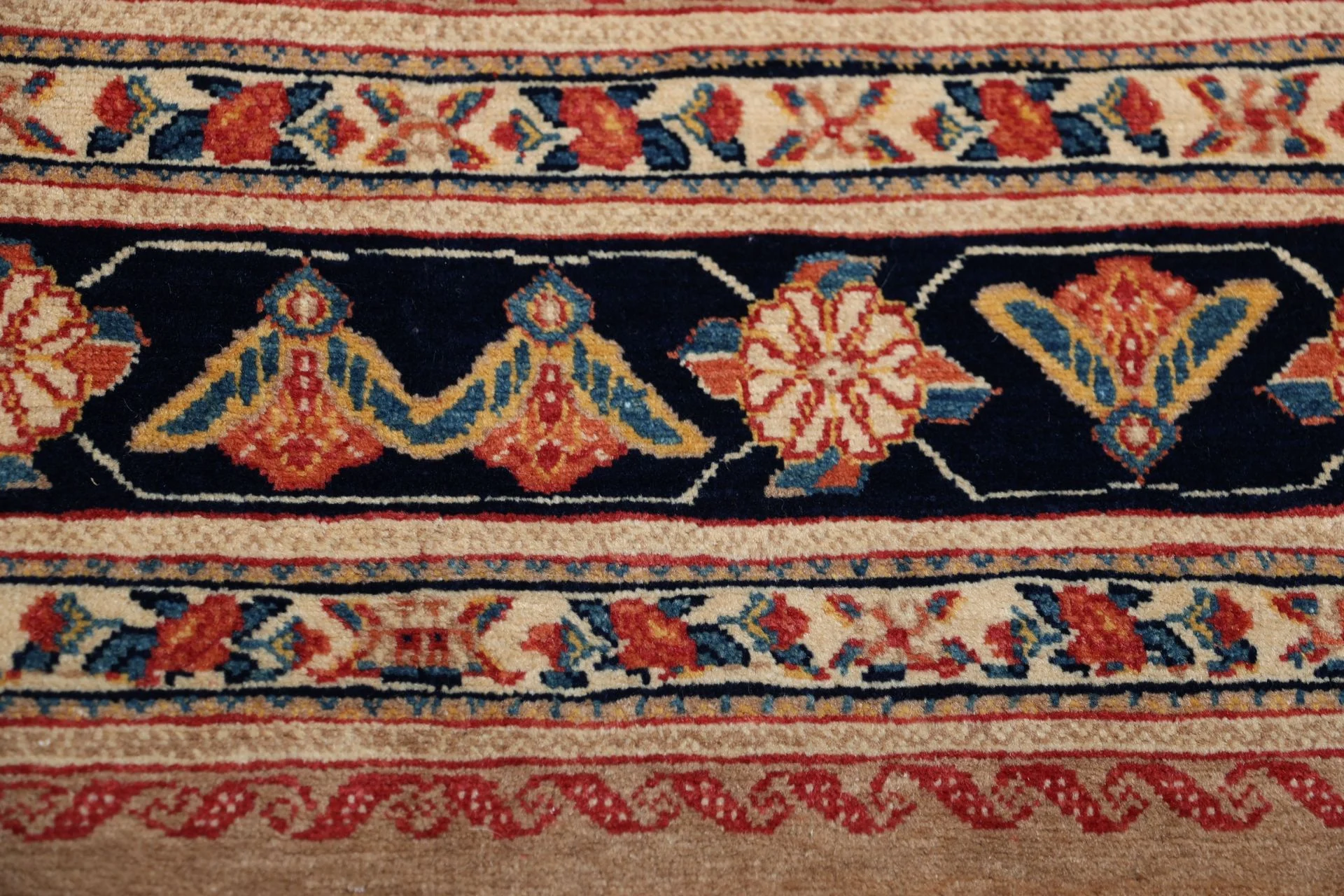 Handgeknüpfter Sarough Perserteppich 198 × 209 cm