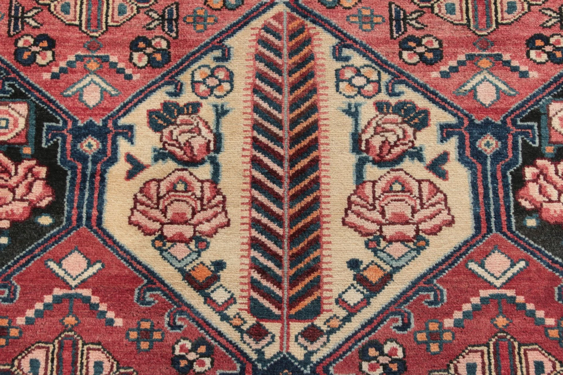Handgeknüpfter Bakhtiari Perserteppich 165 × 246 cm