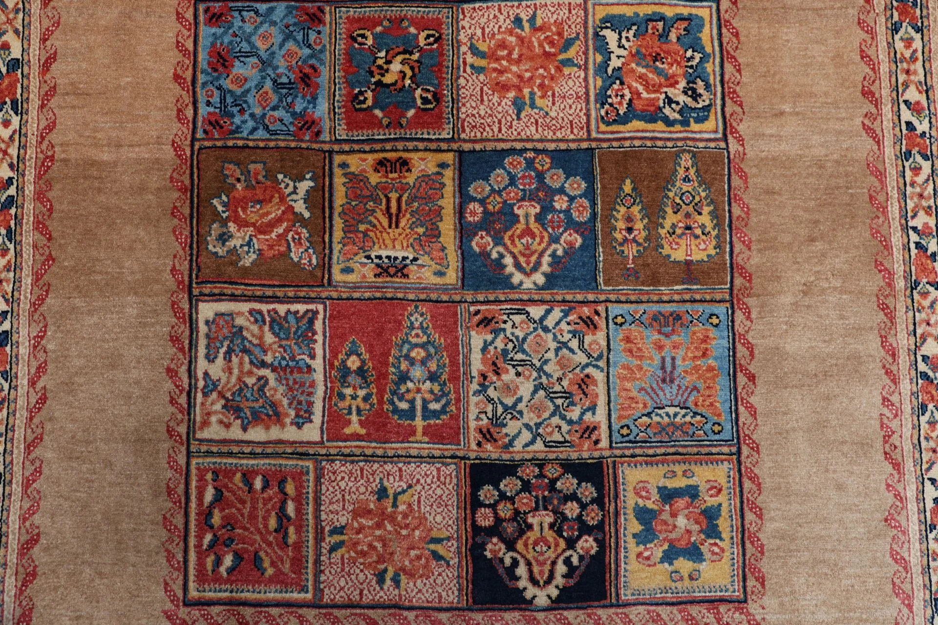 Handgeknüpfter Sarough Perserteppich 198 × 209 cm