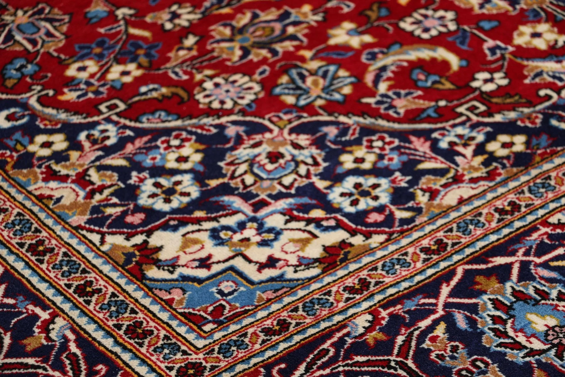 Handgeknüpfter Kashan Perserteppich 198 × 293 cm