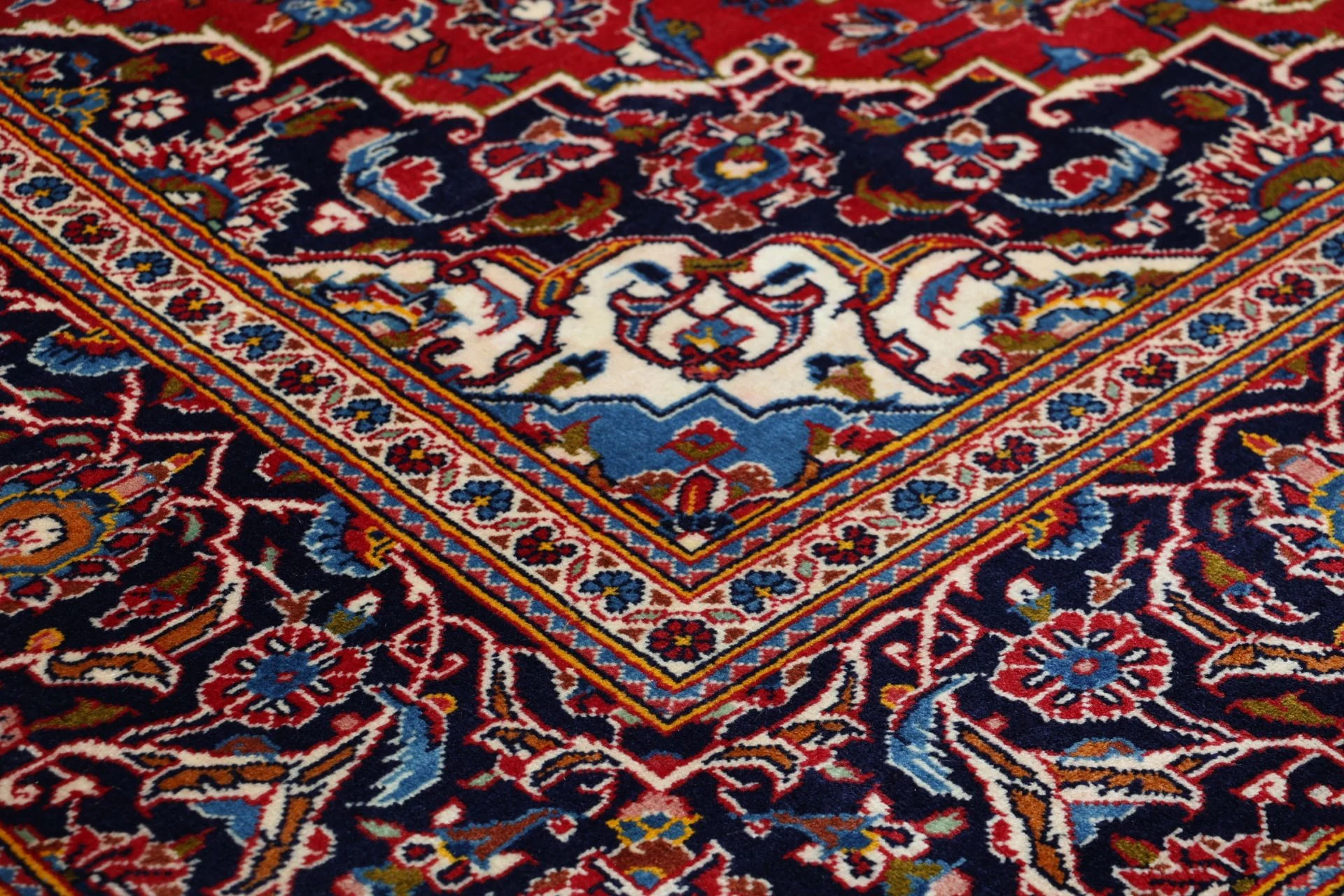 perserteppich-kashan-198-x-285-cm-schurwolle-handgeknupft-9 Handgeknüpfter Kashan Perserteppich, 198 × 285 cm, Wolle