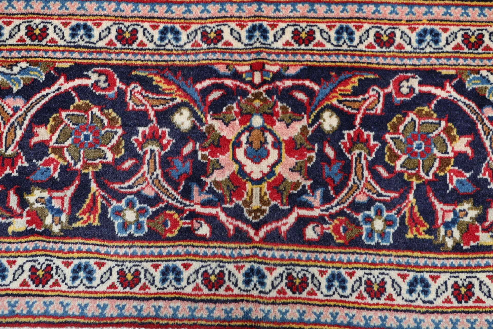 Handgeknüpfter Kashan Perserteppich 198 × 300 cm