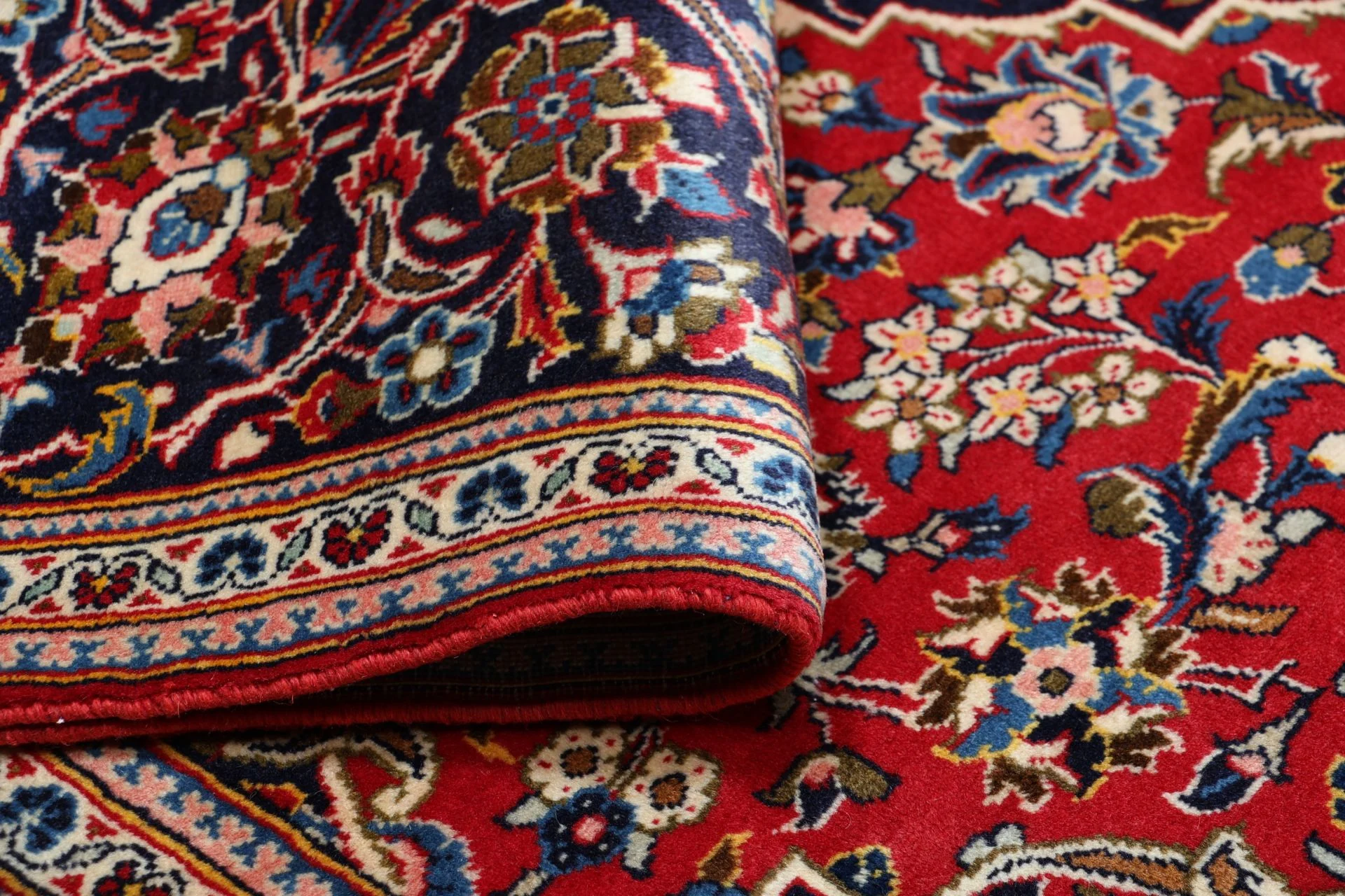 Handgeknüpfter Kashan Perserteppich 198 × 300 cm