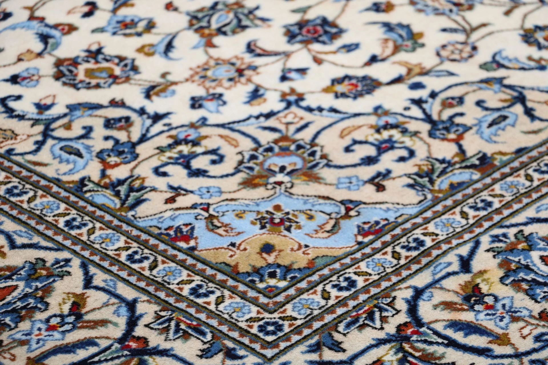 perserteppich-kashan-198-x-294-cm-schurwolle-handgeknupft-21 Kashan Perserteppich aus Iran, 198 × 294 cm