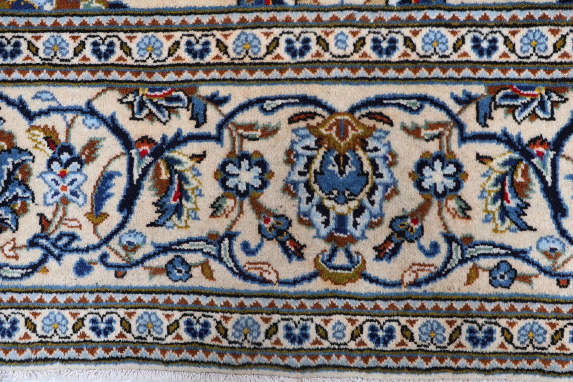 perserteppich-kashan-198-x-294-cm-schurwolle-handgeknupft-27 Kashan Perserteppich aus Iran, 198 × 294 cm
