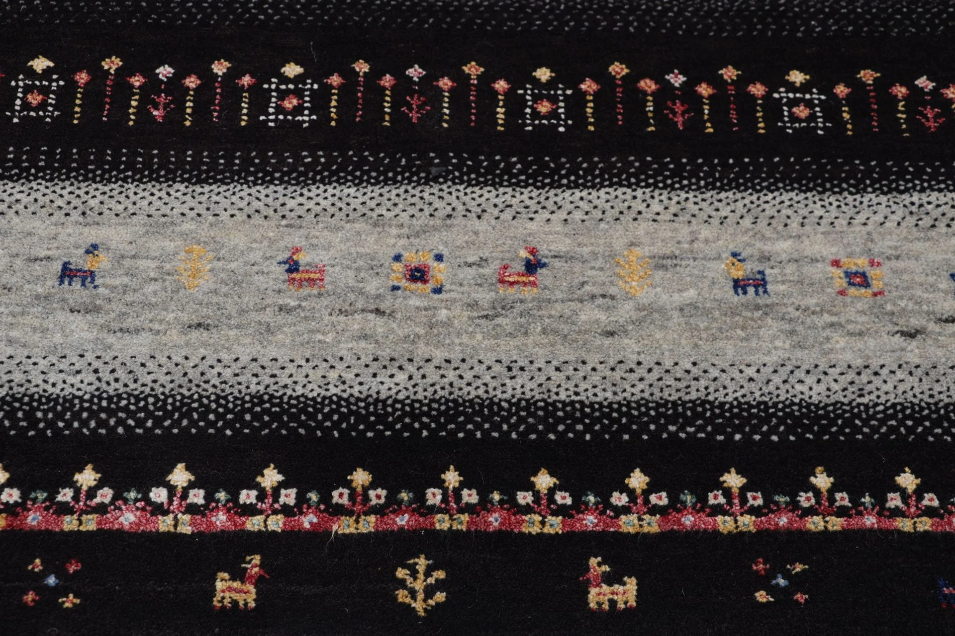 Handgeknüpfter Loribaft Orientteppich 174 × 242 cm