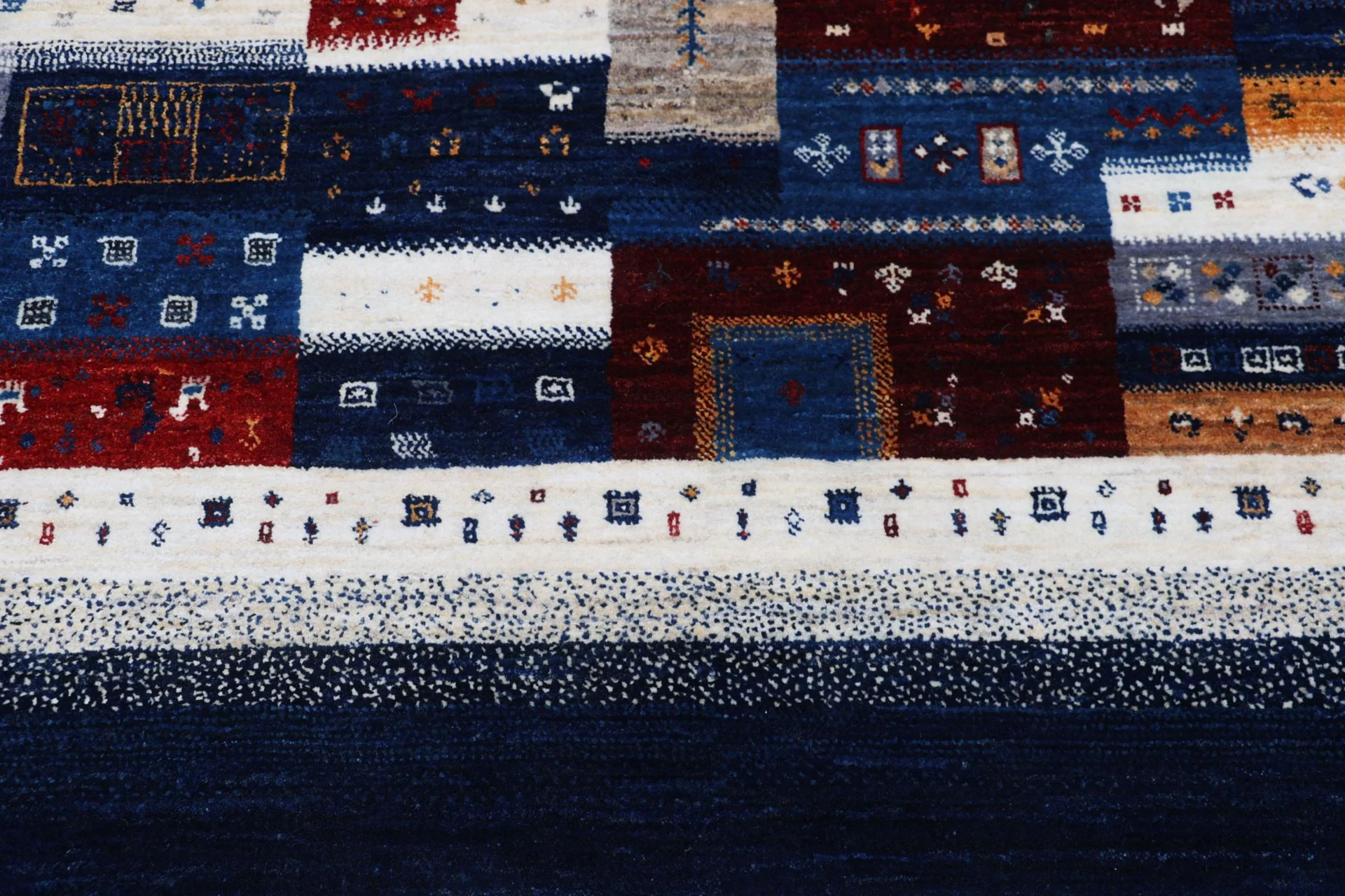 Handgeknüpfter Loribaft Orientteppich 209 × 253 cm