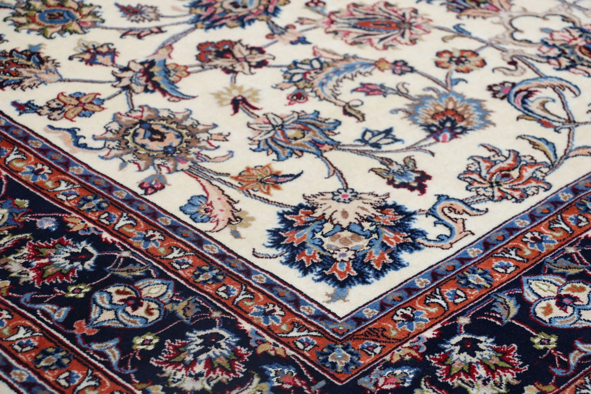 Kashmar Perserteppich aus Iran, 194 × 290 cm