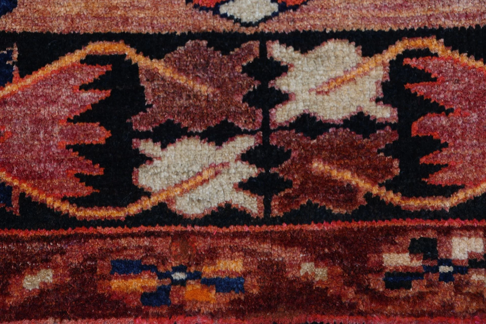 Handgeknüpfter Bakhtiari Perserteppich 167 × 254 cm
