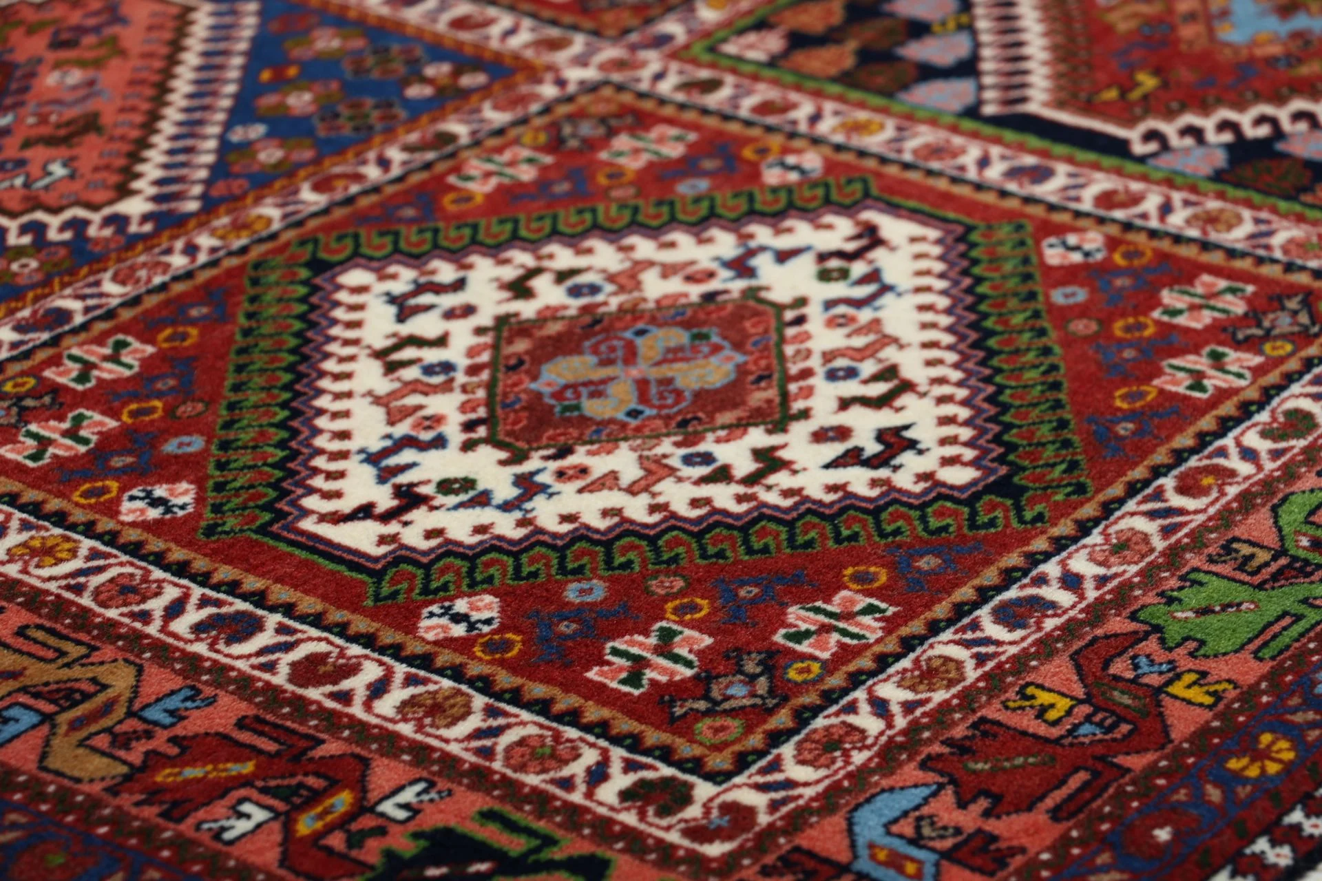 Perserteppich 173 × 235 cm aus Wolle, handgeknüpft