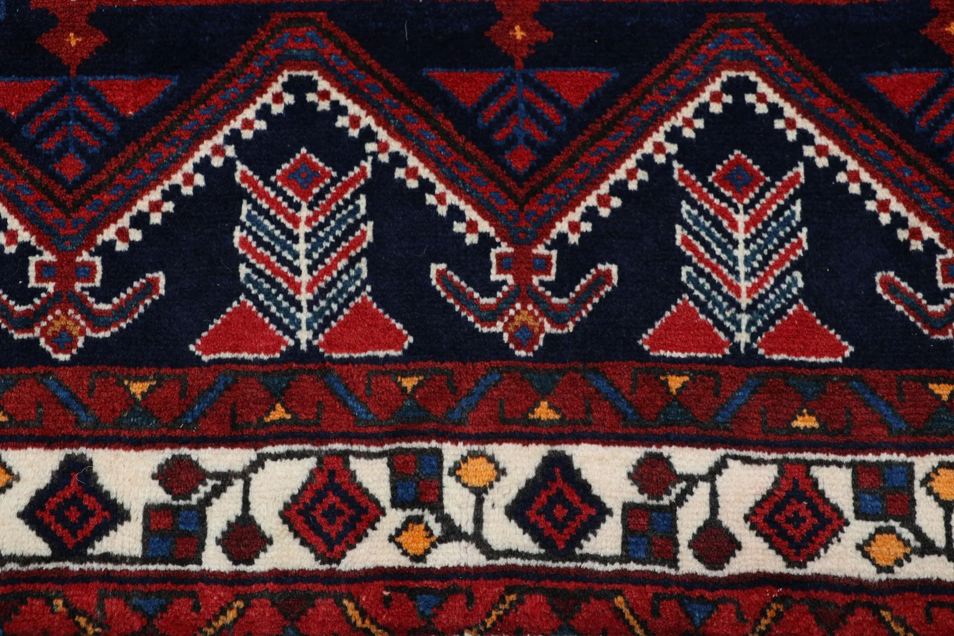 Perserteppich aus Iran, 170 × 237 cm