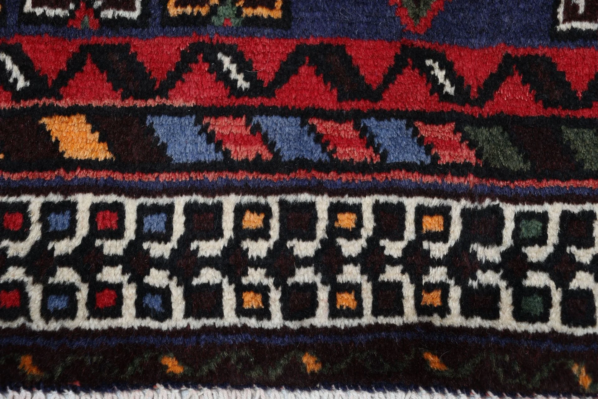 Perserteppich aus Iran, 176 × 268 cm