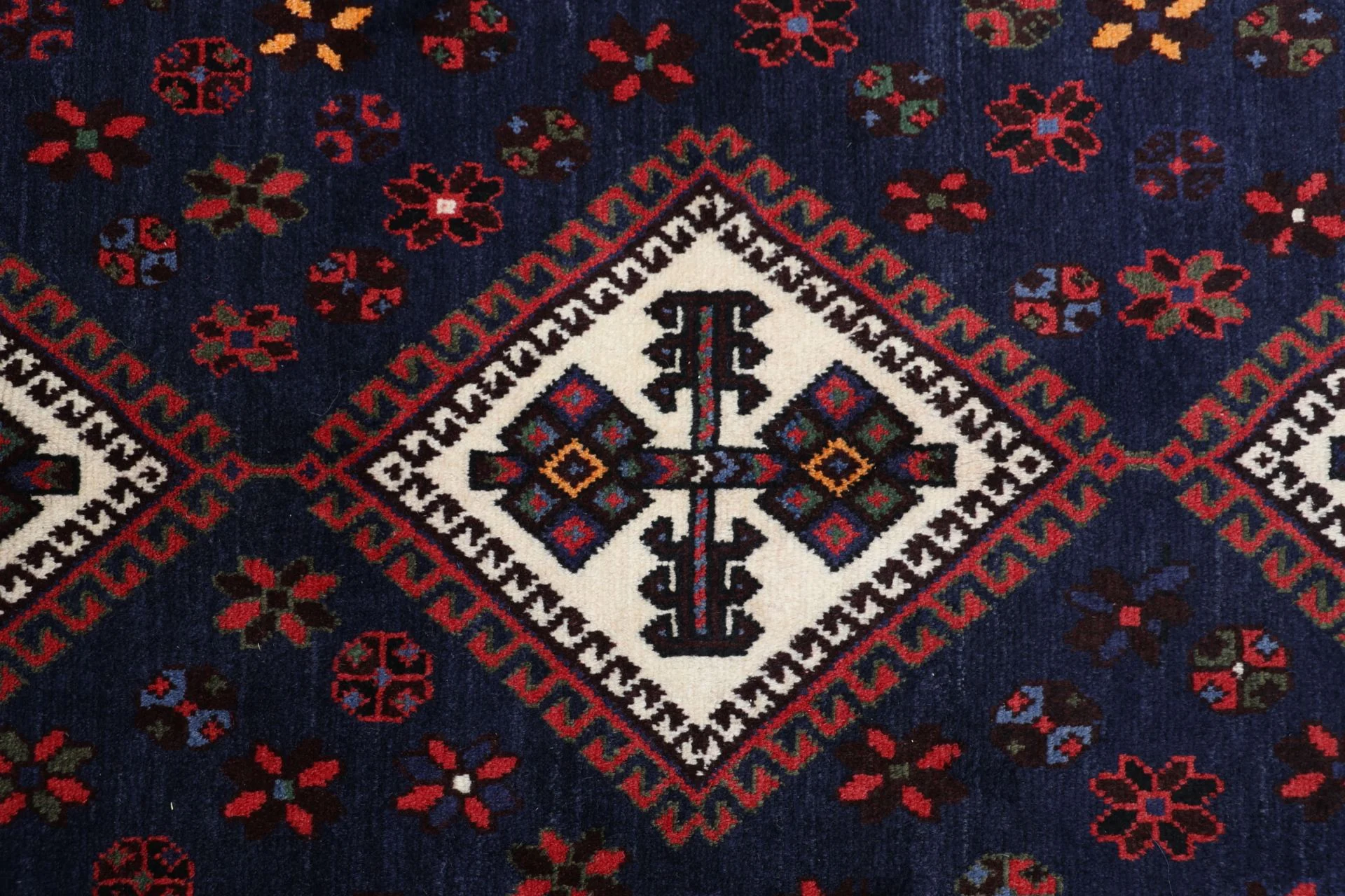 Perserteppich aus Iran, 176 × 268 cm