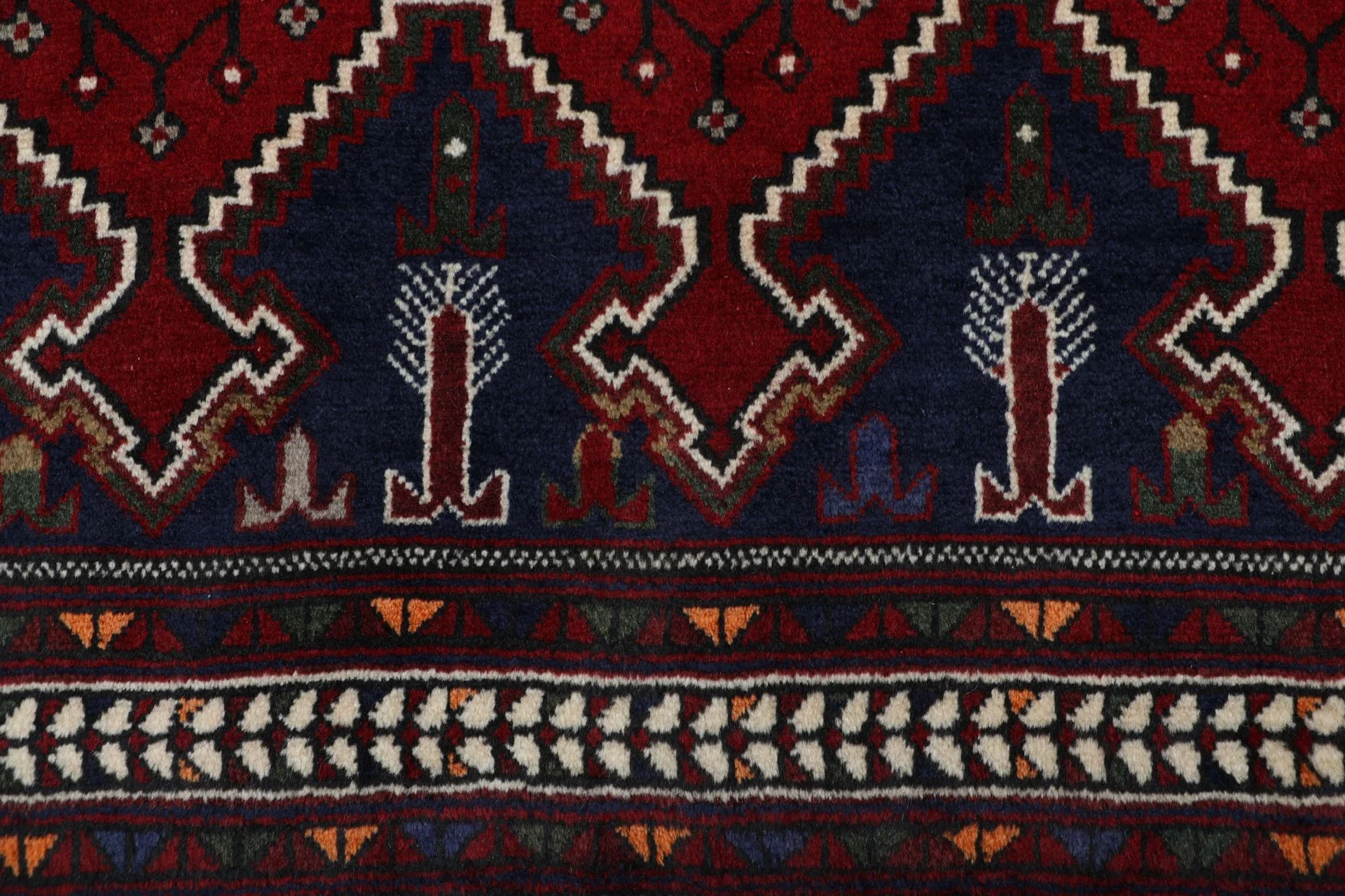 Perserteppich aus Iran, 169 × 238 cm