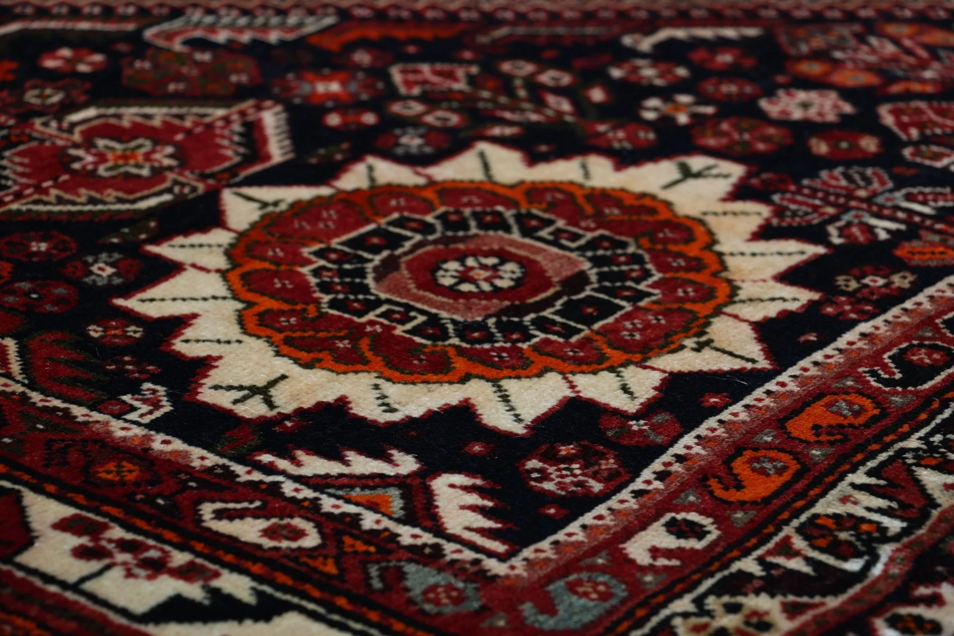Shiraz Perserteppich 176 × 265 cm aus Wolle, handgeknüpft