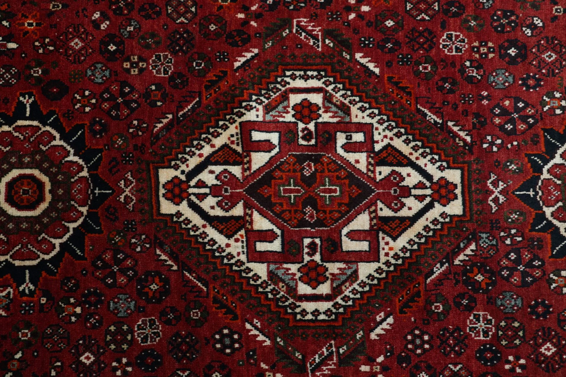 Shiraz Perserteppich 176 × 265 cm aus Wolle, handgeknüpft