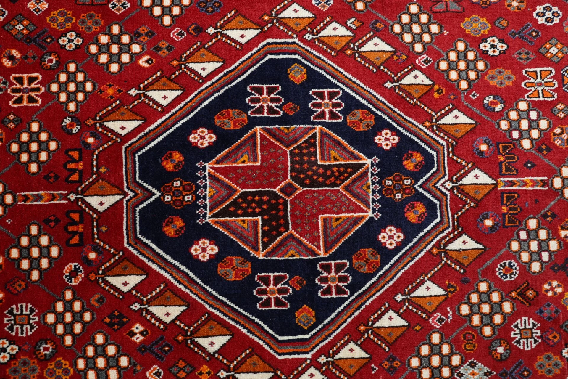 Handgeknüpfter Shiraz Perserteppich 175 × 275 cm
