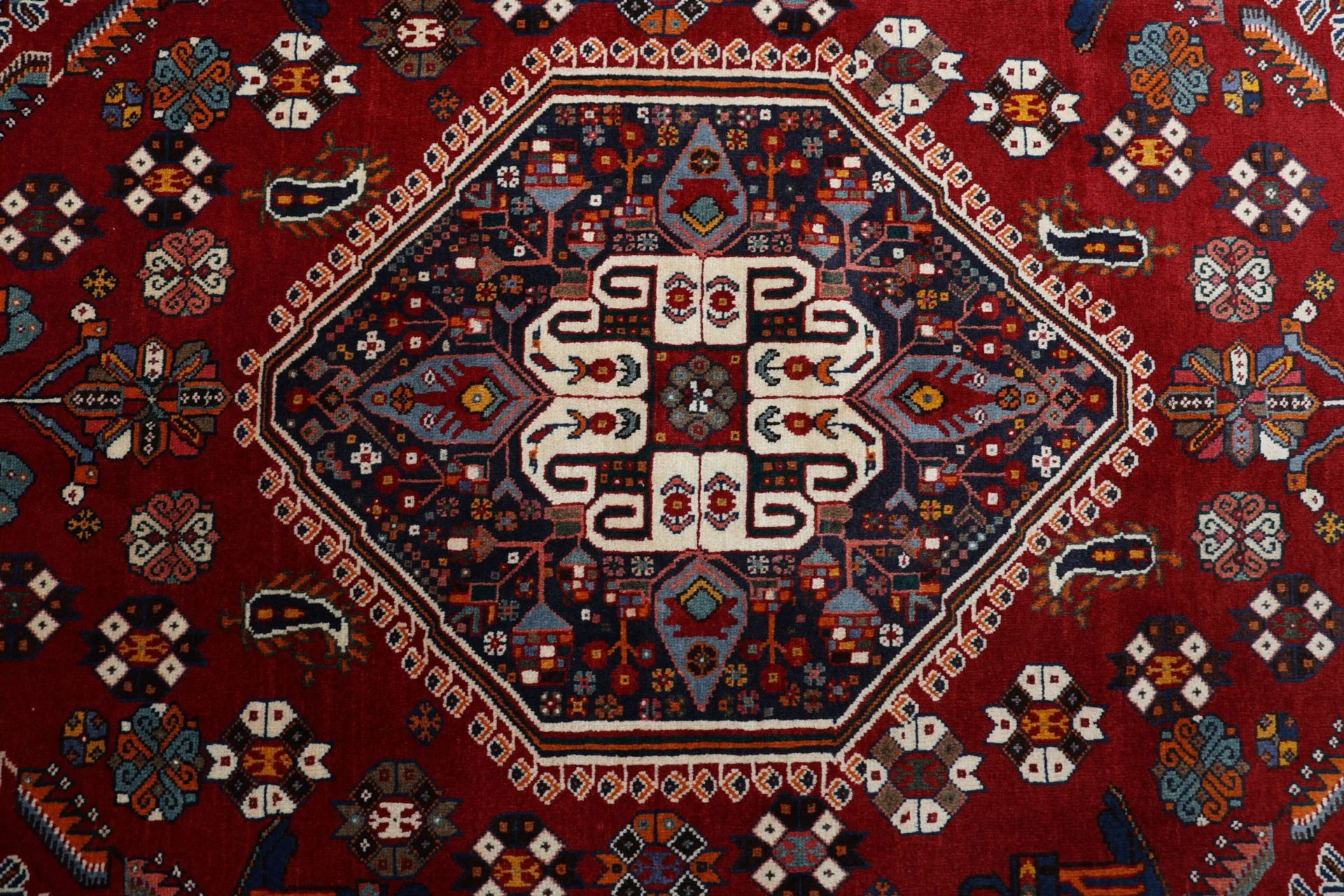 Handgeknüpfter Qashqai Perserteppich 167 × 264 cm