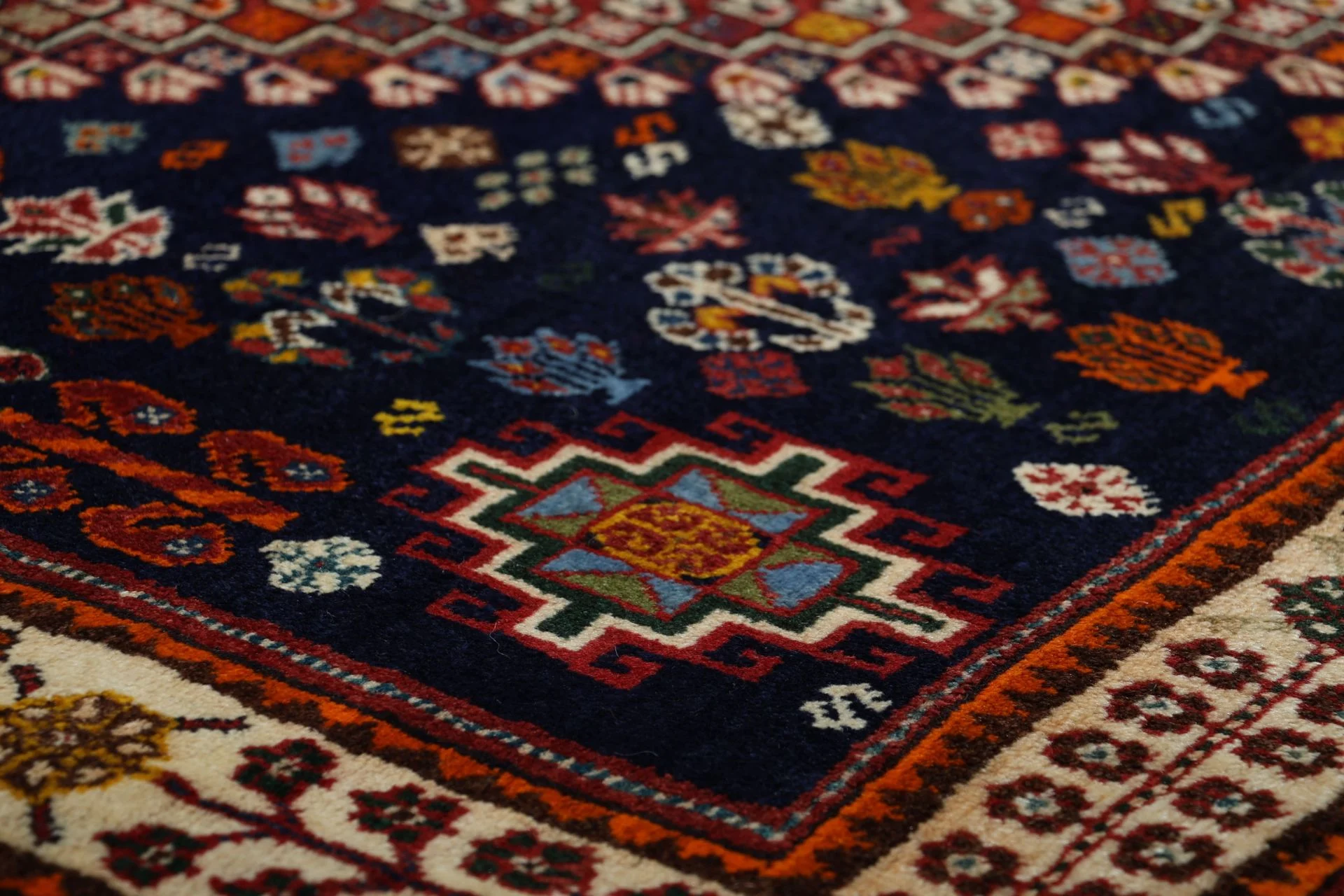 Handgeknüpfter Shiraz Perserteppich 173 × 265 cm