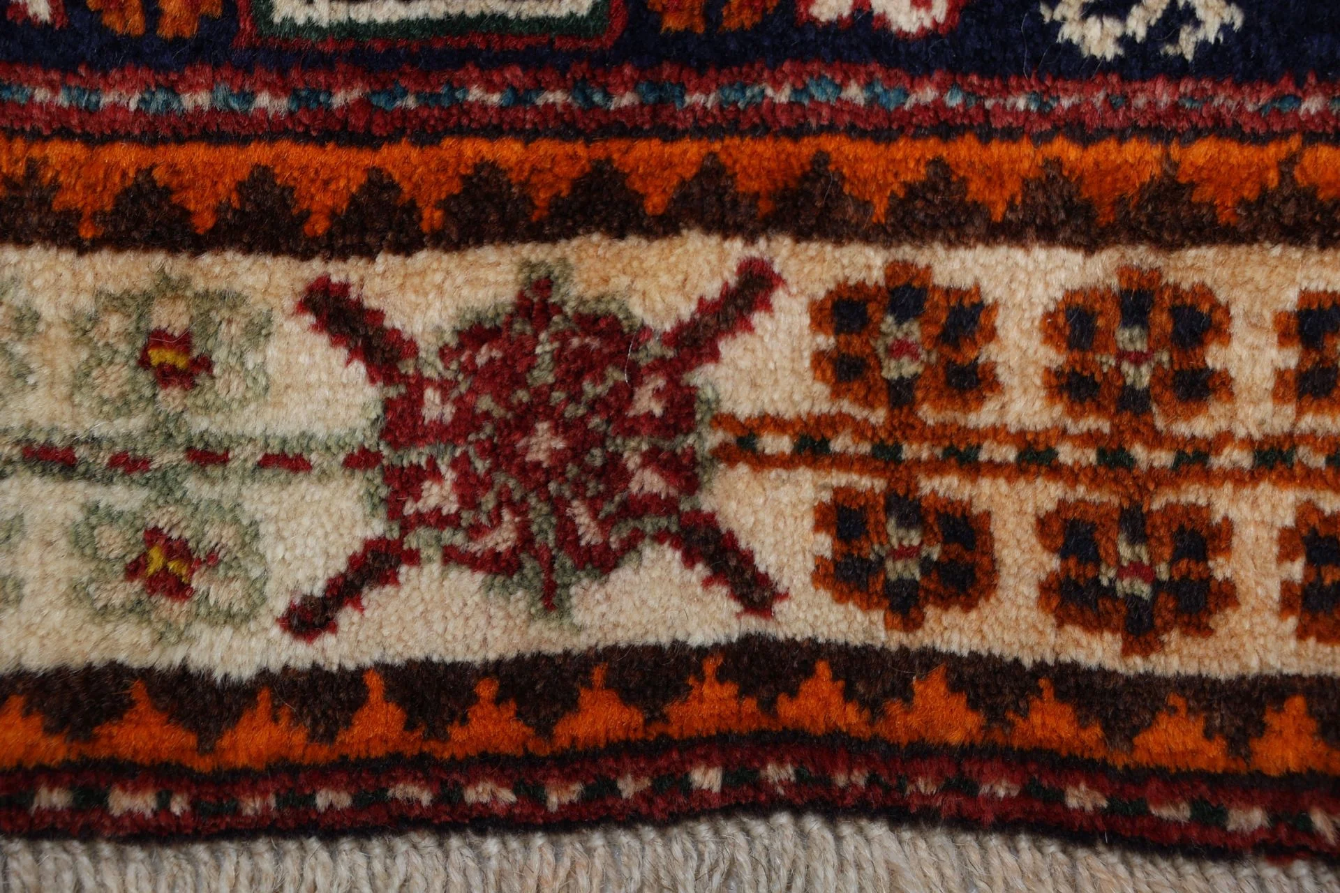 Handgeknüpfter Shiraz Perserteppich 173 × 265 cm