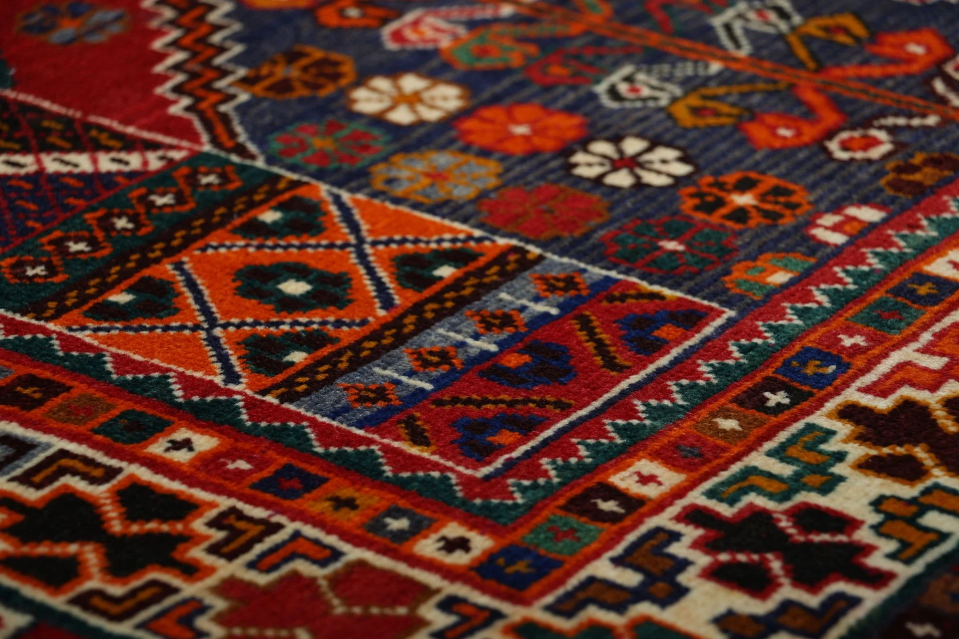 Shiraz Perserteppich aus Iran, 162 × 270 cm