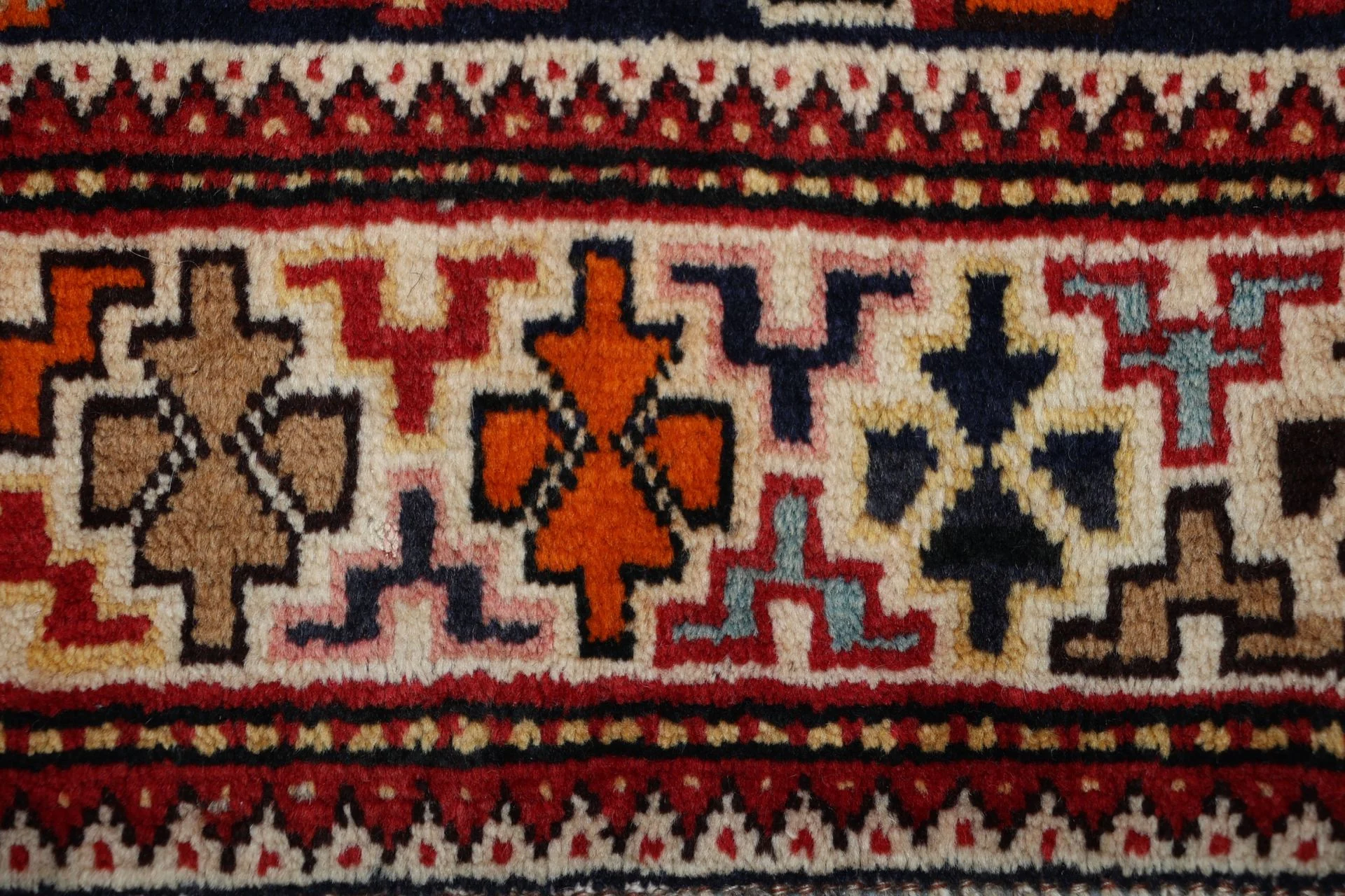 Shiraz Perserteppich aus Iran, 170 × 265 cm