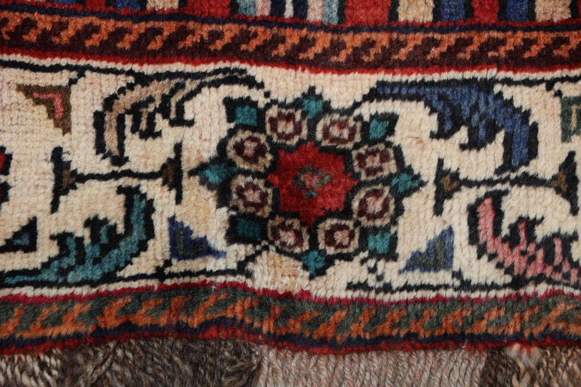 Shiraz Perserteppich aus Iran, 170 × 253 cm