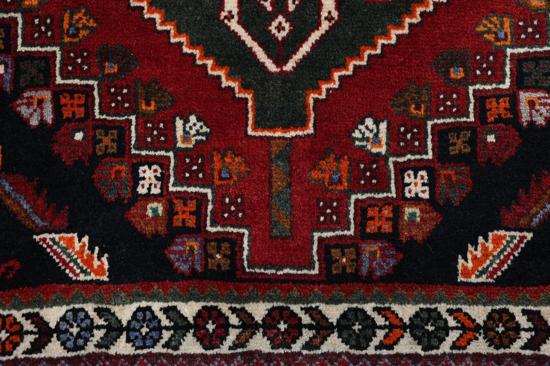 Shiraz Perserteppich 175 × 250 cm aus Wolle, handgeknüpft