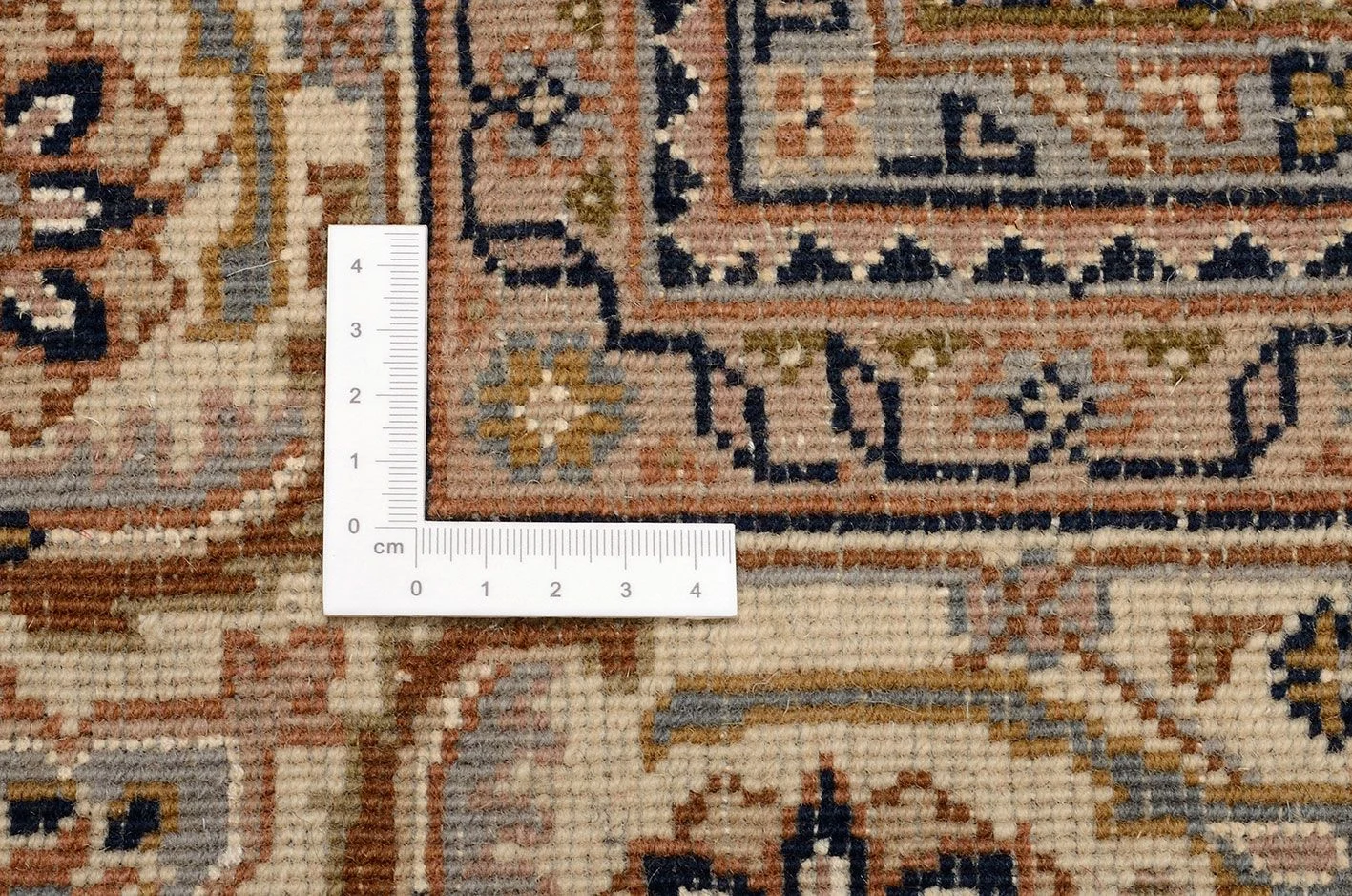Handgeknüpfter Täbriz Orientteppich 197 × 290 cm