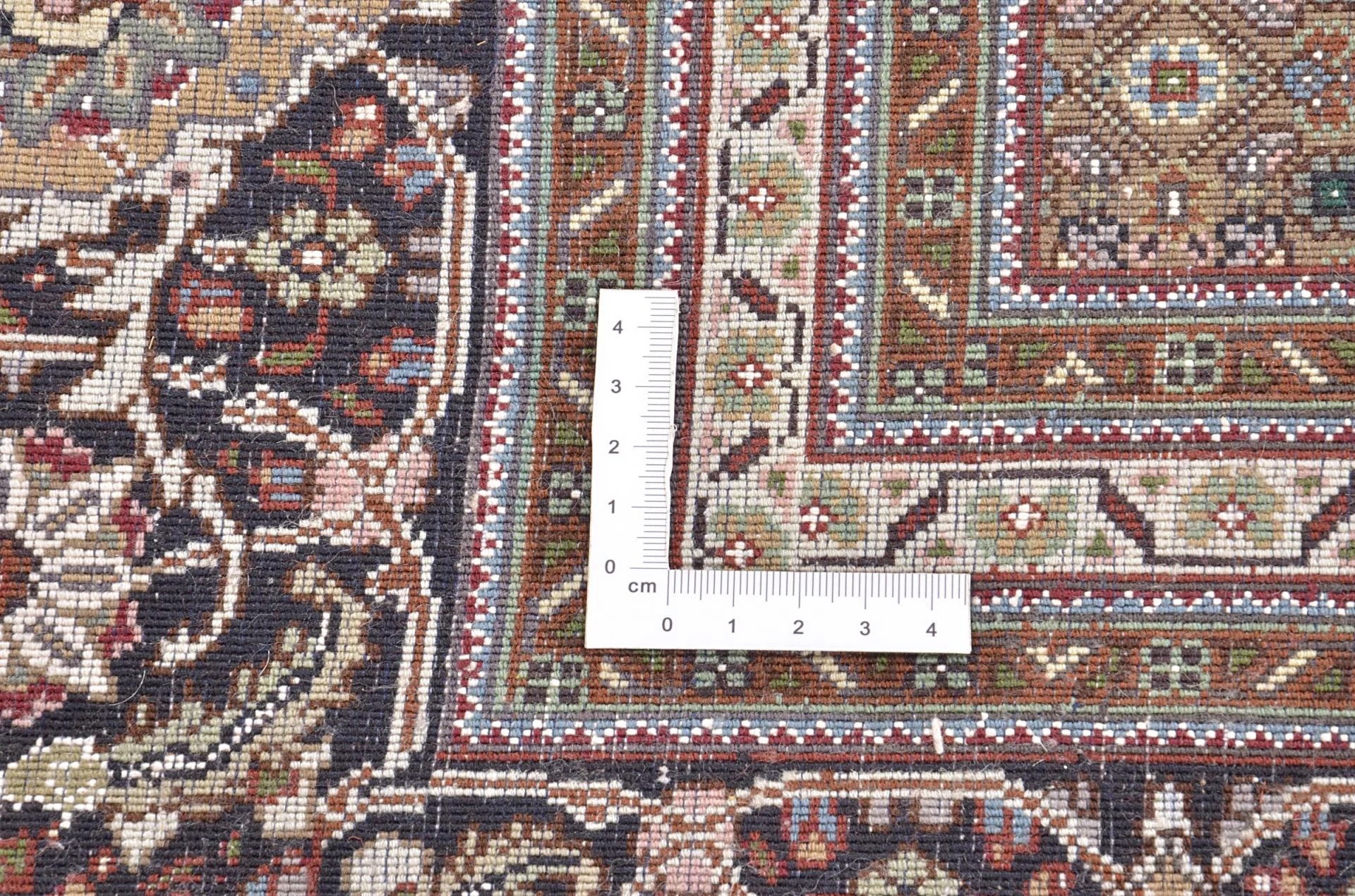 Handgeknüpfter Täbriz Perserteppich 204 × 283 cm