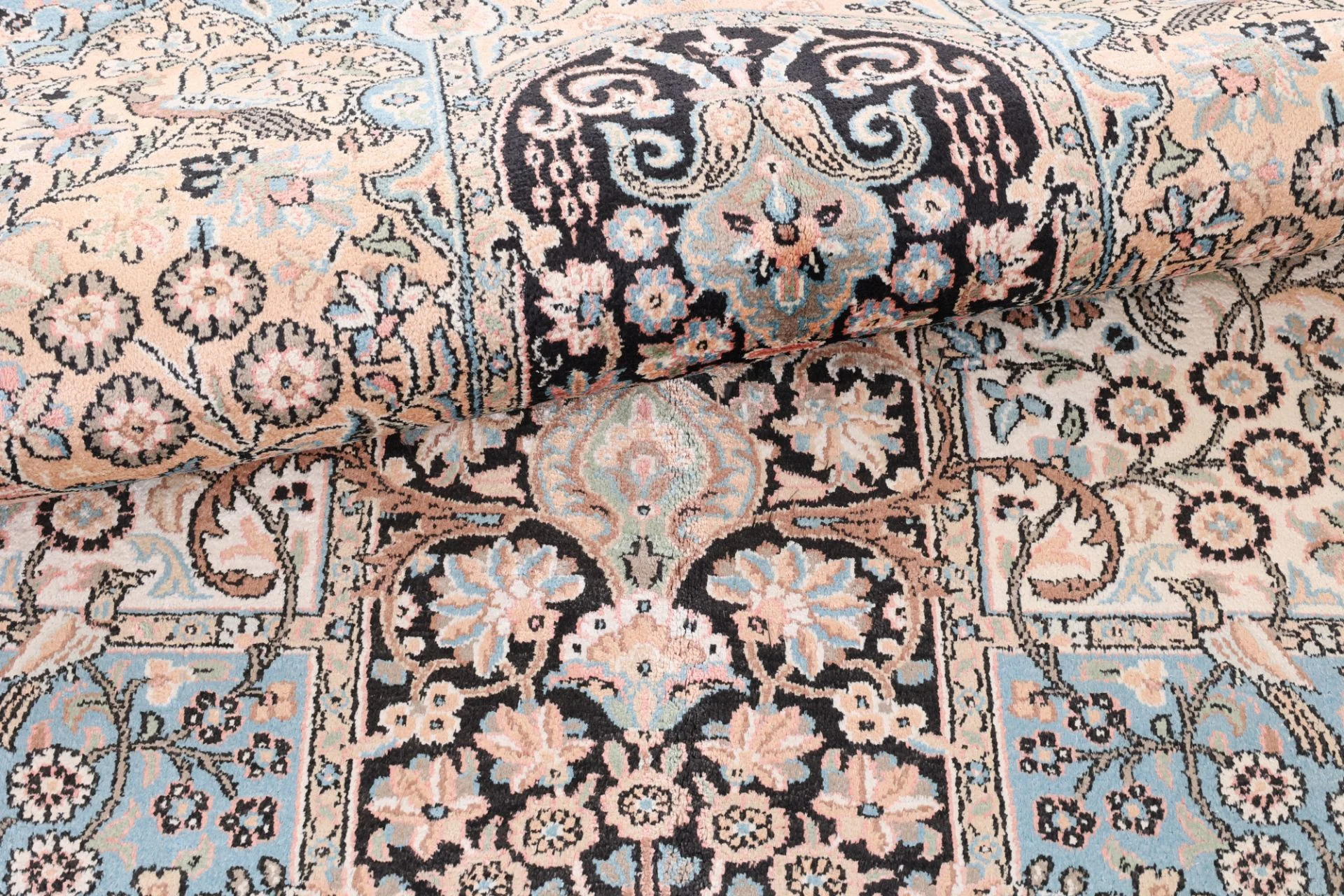 Orientteppich 206 × 150 cm aus Wolle, handgeknüpft