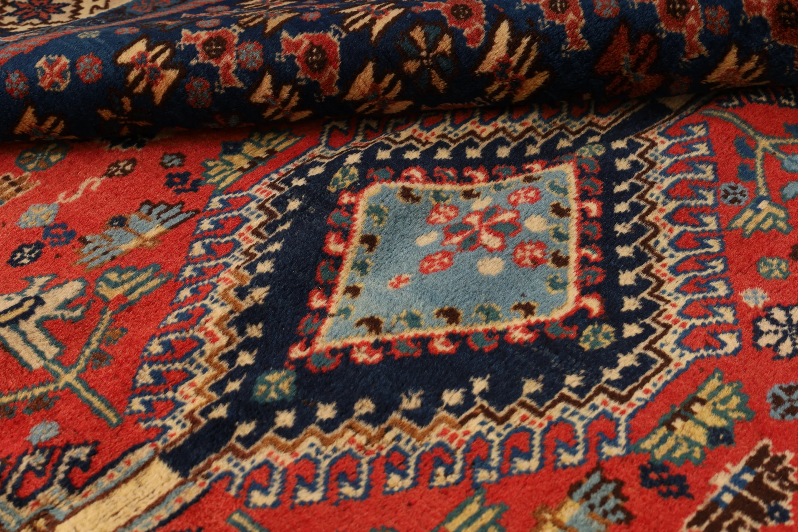 Perserteppich aus Iran, 233 × 182 cm