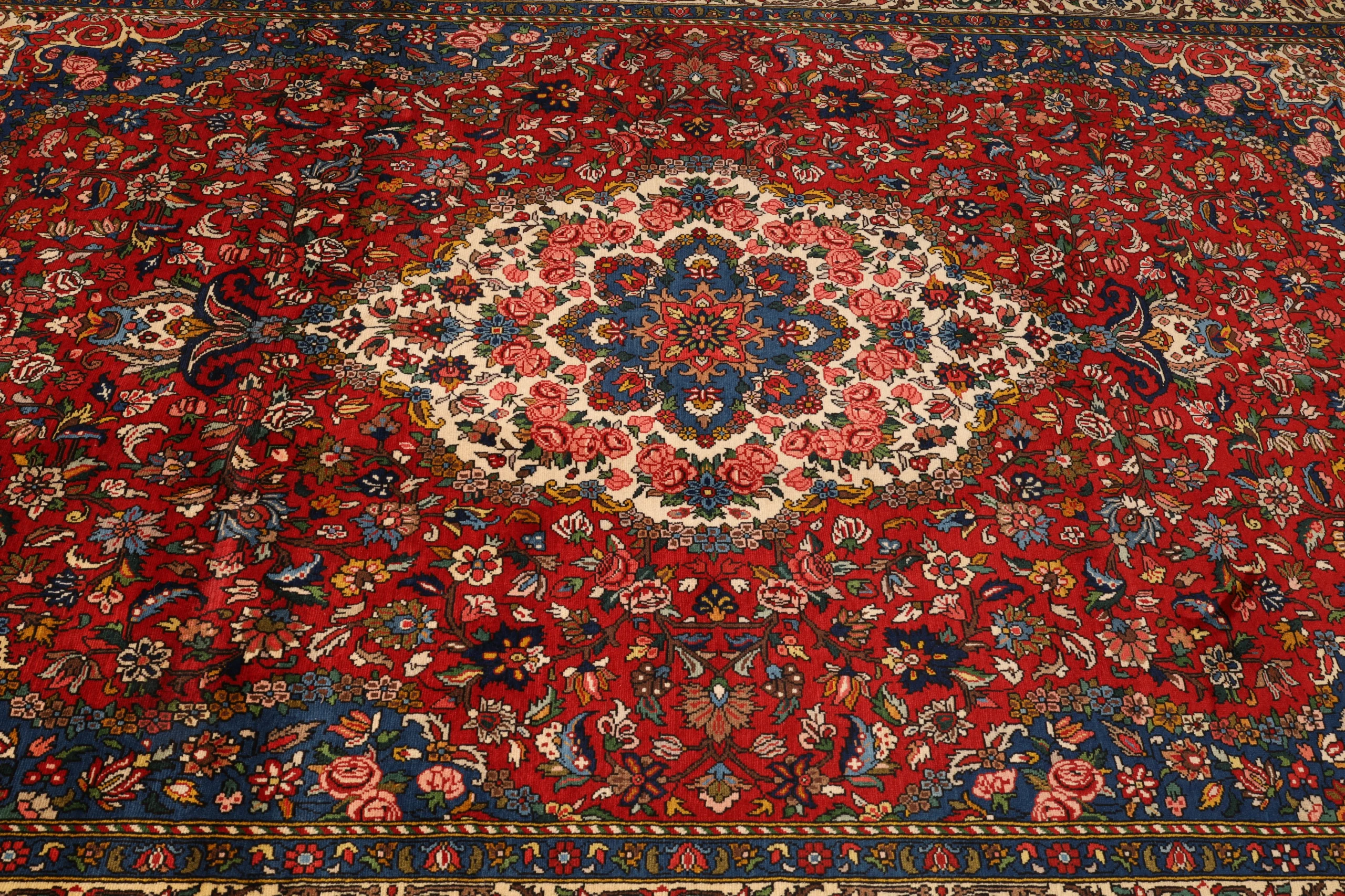 Bakhtiari Perserteppich 303 × 203 cm aus Wolle, handgeknüpft