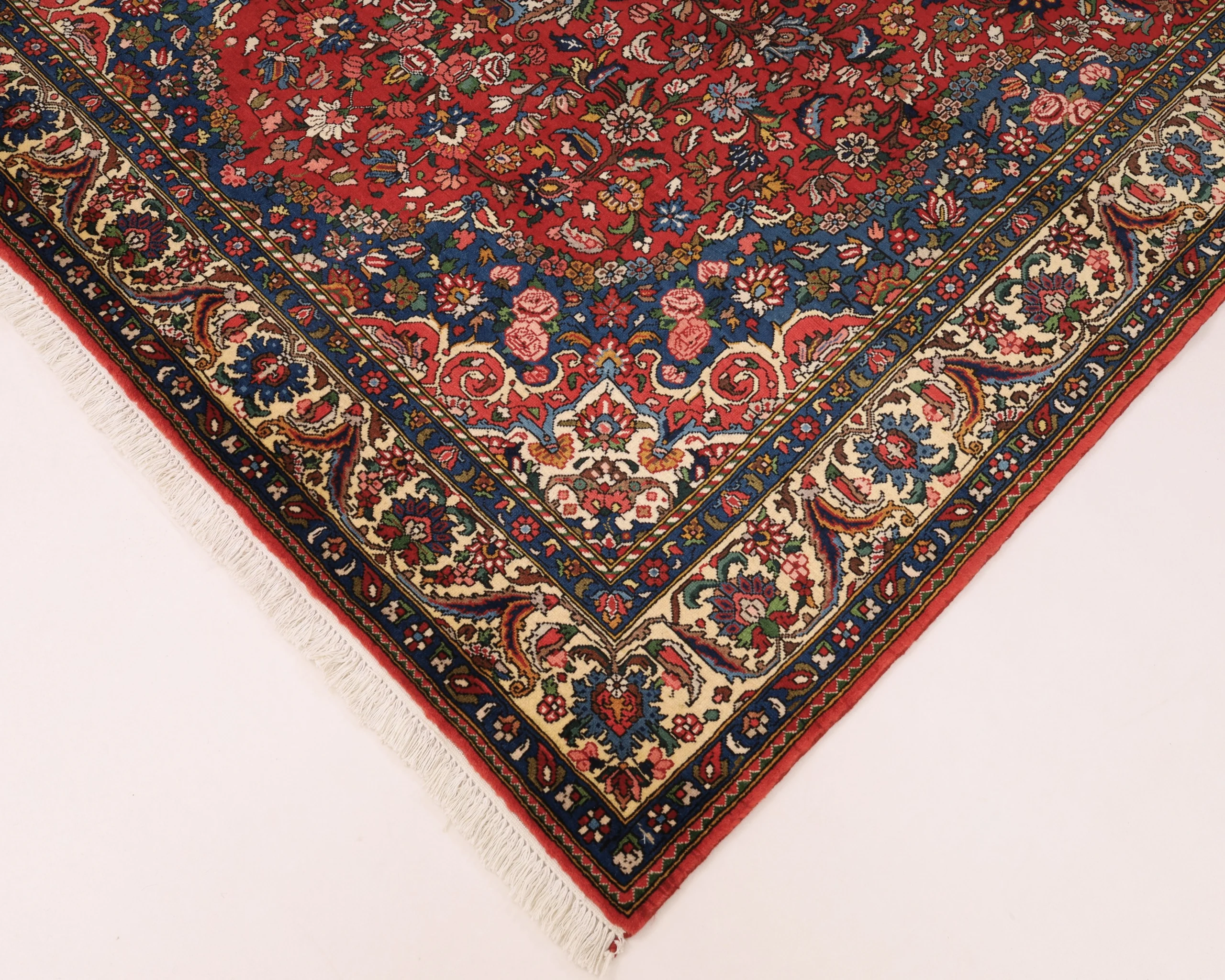Bakhtiari Perserteppich 303 × 203 cm aus Wolle, handgeknüpft