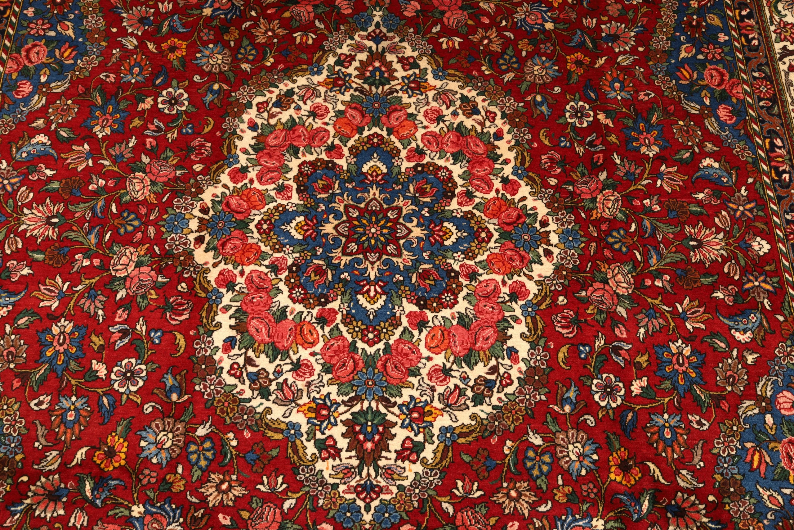 Handgeknüpfter Bakhtiari Perserteppich 360 × 255 cm