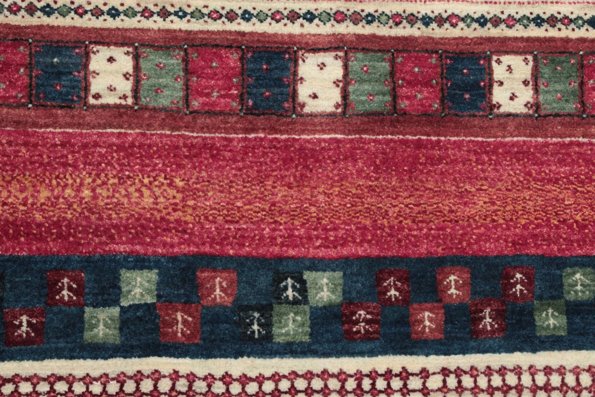 Loribaft Orientteppich 143 × 195 cm aus Wolle, handgeknüpft