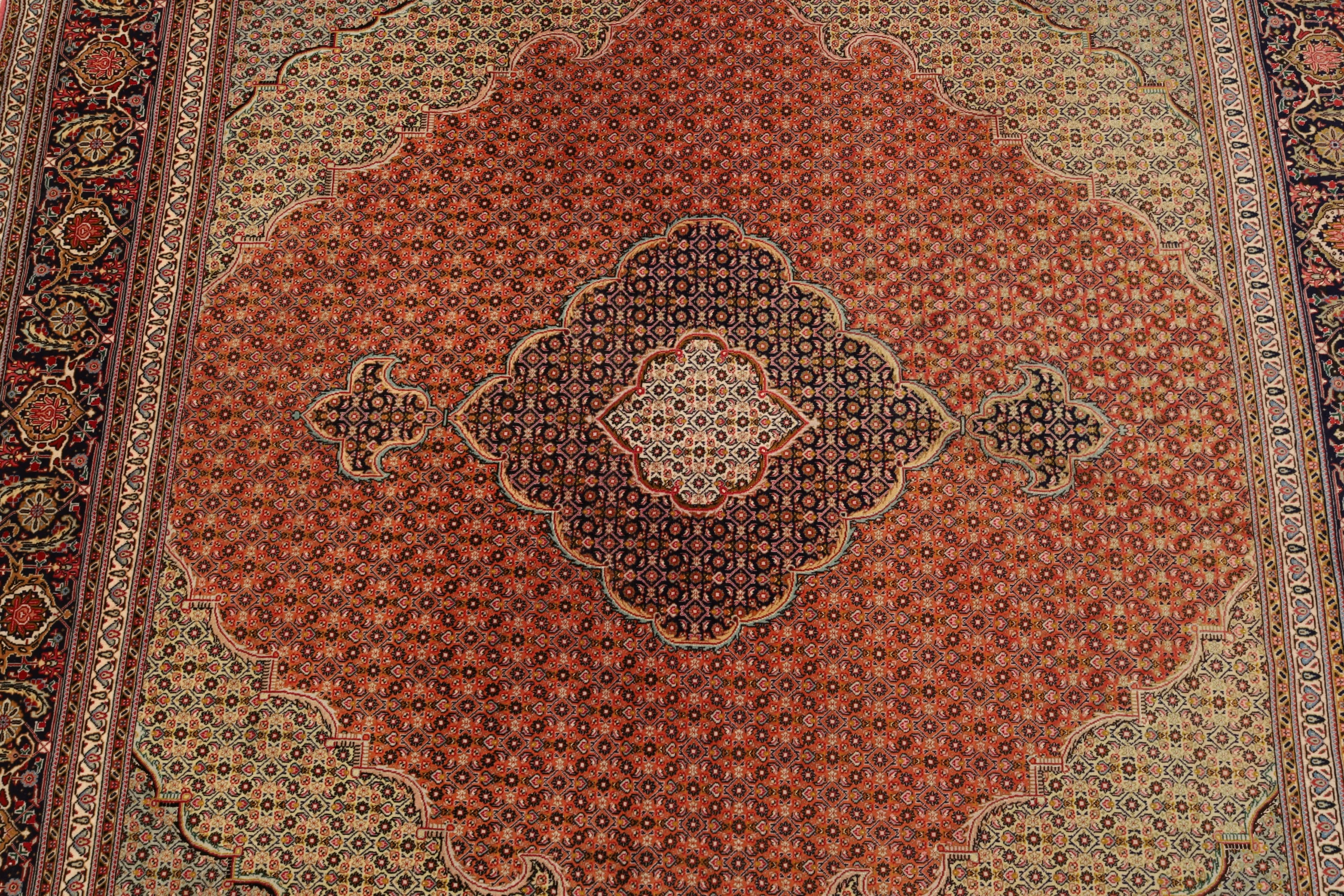 Täbriz Perserteppich 211 × 194 cm aus Wolle, handgeknüpft