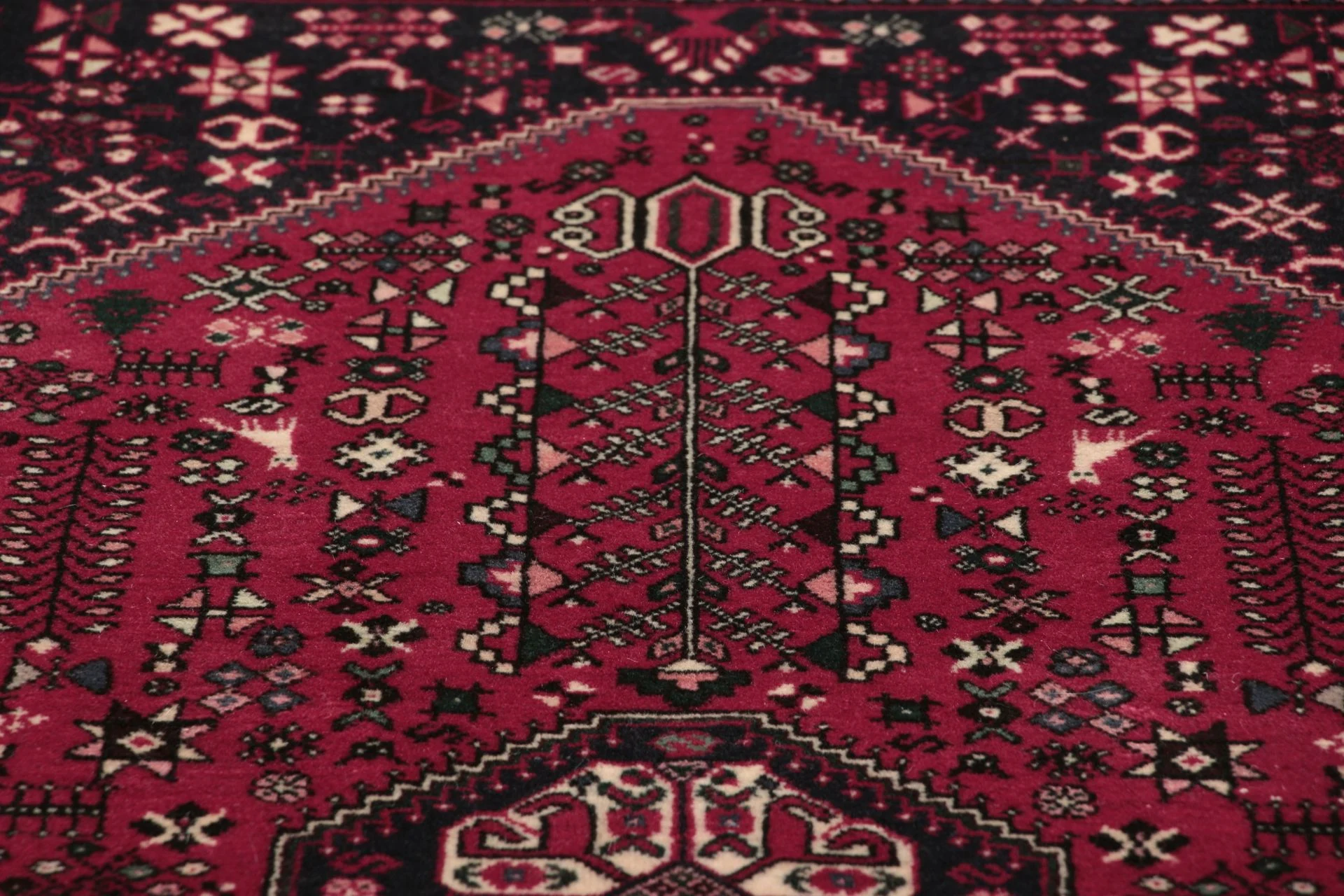 Handgeknüpfter Perserteppich 150 × 195 cm