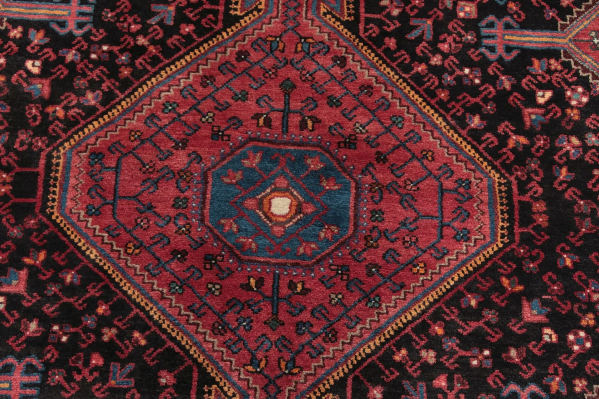 Perserteppich aus Iran, 155 × 220 cm