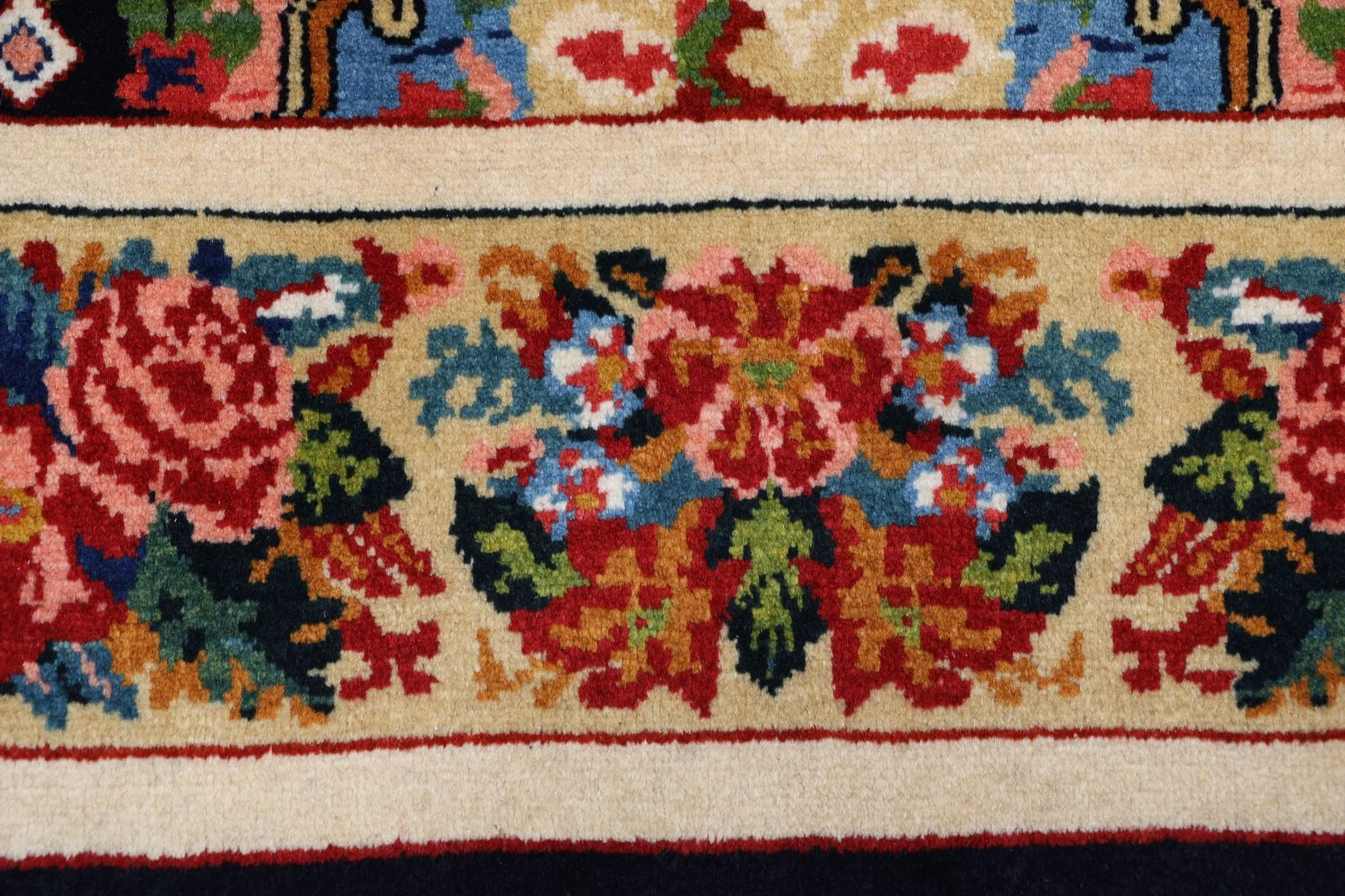 Handgeknüpfter Bakhtiari Perserteppich 158 × 227 cm