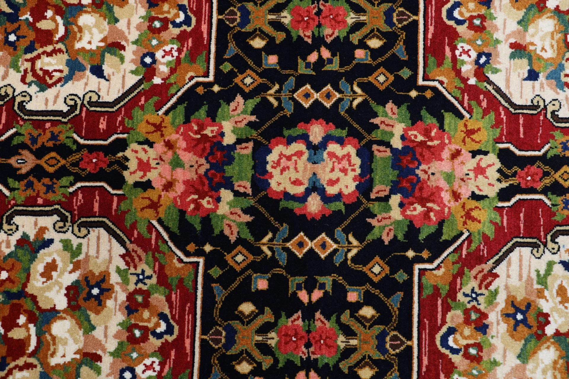Handgeknüpfter Bakhtiari Perserteppich 158 × 227 cm